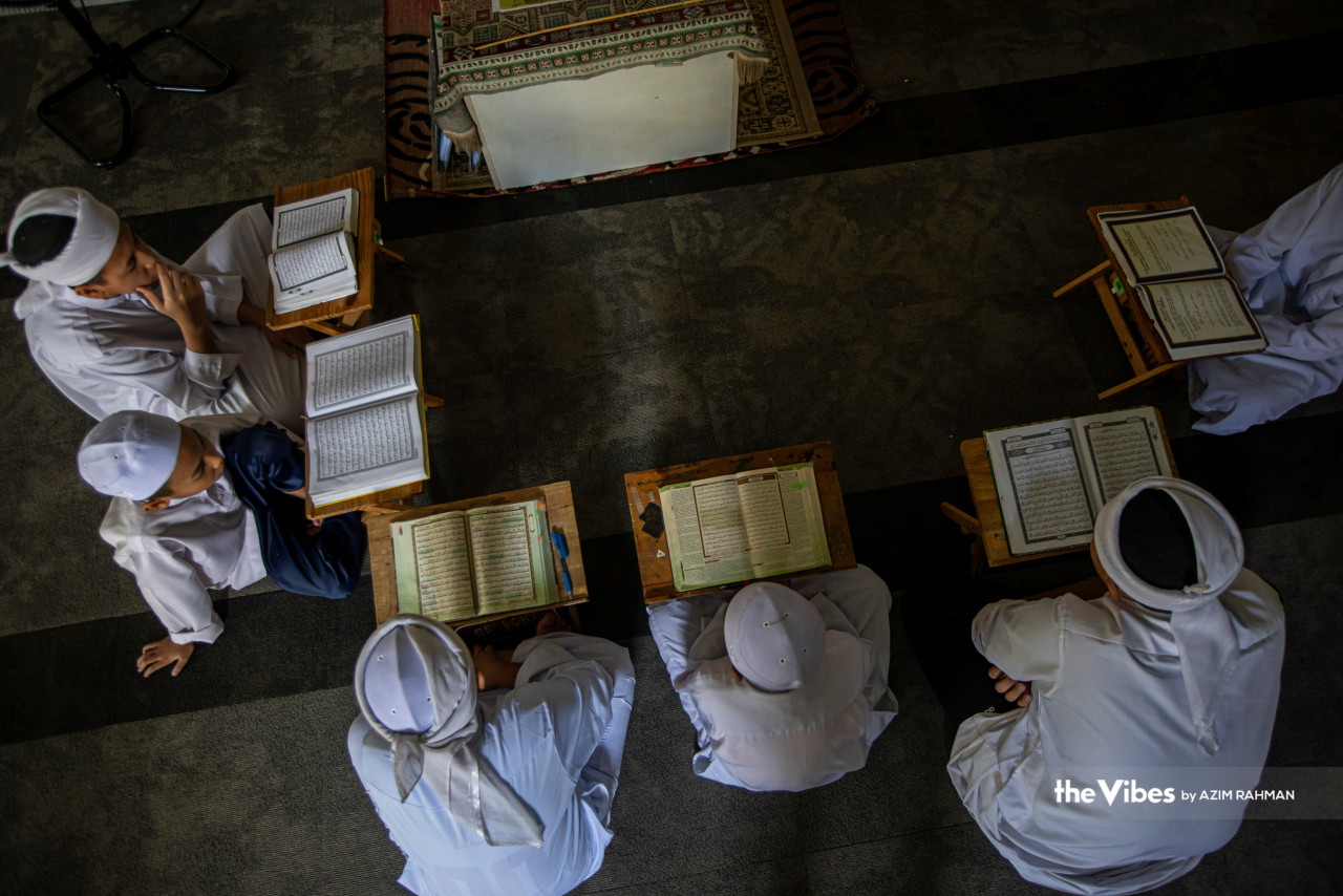 Generally, Muslims worldwide would celebrate the final 15 days of the fasting month by multiplying their good deeds, performing more prayers, and reciting the Quran. – AZIM RAHMAN/The Vibes pic, April 9, 2023