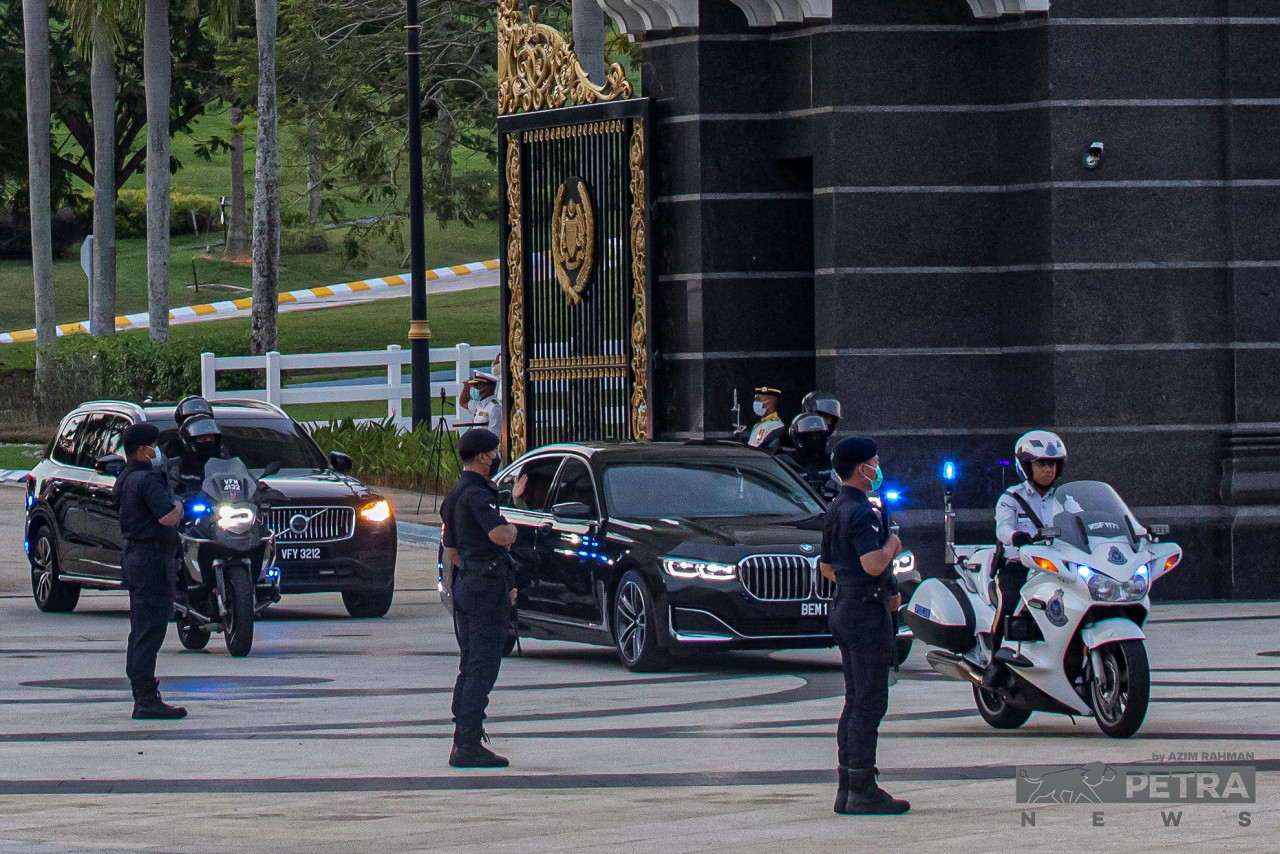 Datuk Seri Anwar Ibrahim leaves Istana Negara after being sworn in as prime minister on Thursday. All eyes will now be fixed on how he addresses the rising cost of living. – AZIM RAHMAN/The Vibes pic, November 26, 2022
