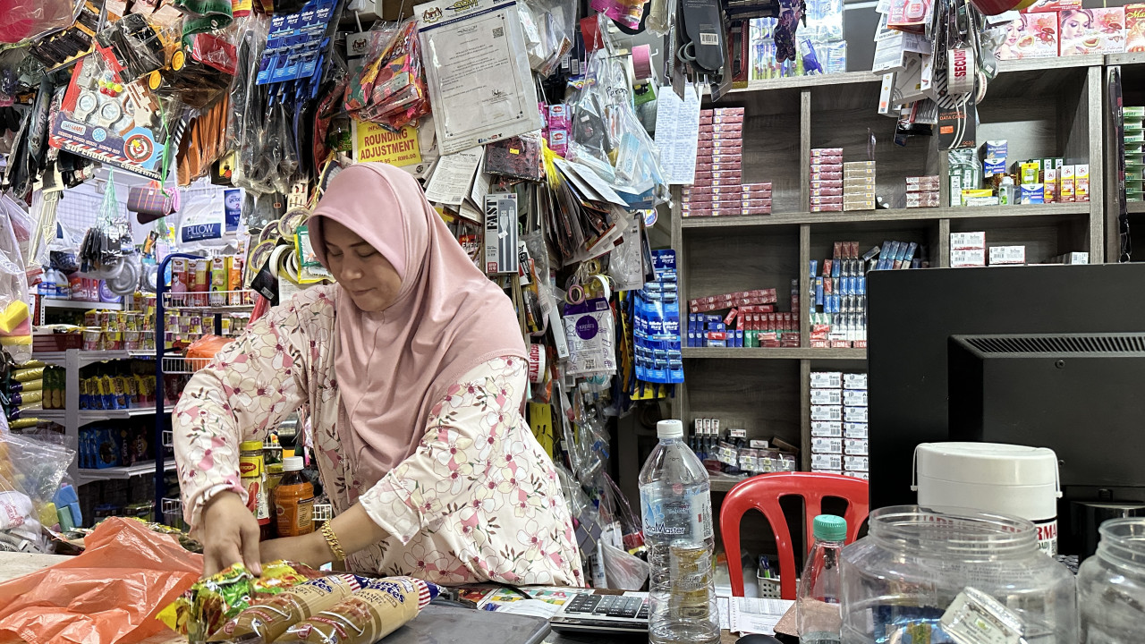 Kg Janda Baik resident Mahaizah (pic), 48, says that while she has never seen Wong Tack in the area, Young Syefura Othman has shown up many times, even coming to her shop. – LANCELOT THESEIRA/The Vibes pic, November 11, 2022