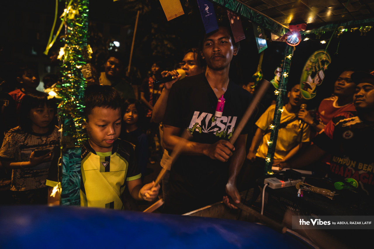 According to the residents, kejut sahur is a tradition inherited from ancestors three to four generations ago. – ABDUL RAZAK LATIF/The Vibes pic, April 7, 2023