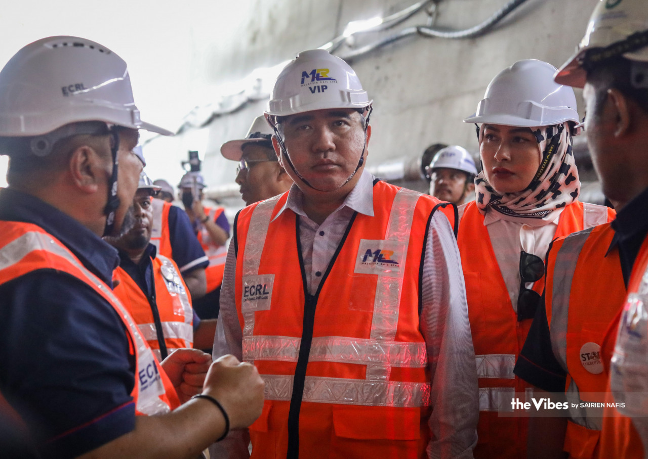 Transport Minister Anthony Loke (centre) says development for the ECRL is currently 42.06% complete, in line with plans to complete works by December 2026. – SAIRIEN NAFIS/The Vibes pic, April 12, 2023