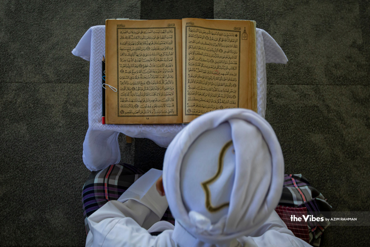 The first verse of the Quran is traditionally believed to be Chapter 96 titled Al-‘Alaq, where the Archangel Gabriel appeared before Prophet Muhammad and commanded him to ‘Read’ – signifying the importance of knowledge in Islam. – AZIM RAHMAN/The Vibes pic, April 9, 2023