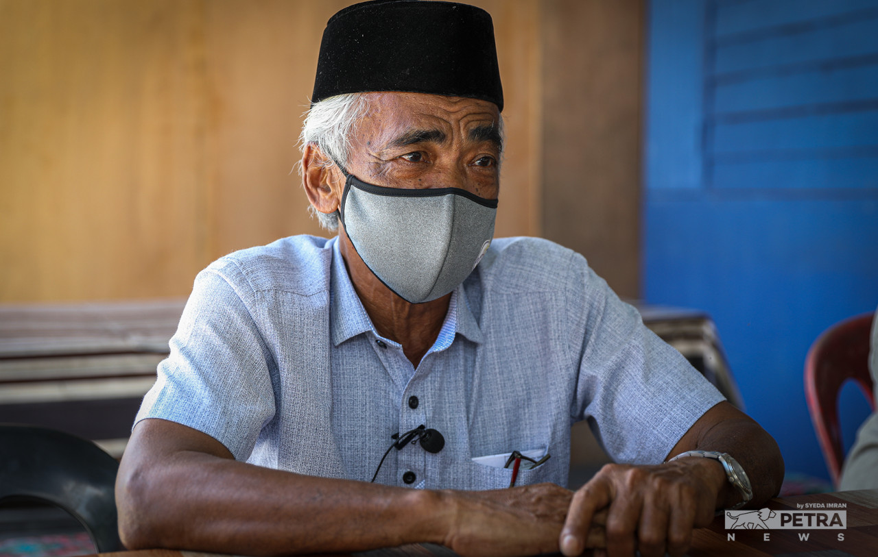 Asahan local Samzainal Karim (pic) claims voting for Datuk Seri Idris Haron is like ‘giving a life to someone who does not care for the people’. – SYEDA IMRAN/The Vibes pic, November 14, 2021