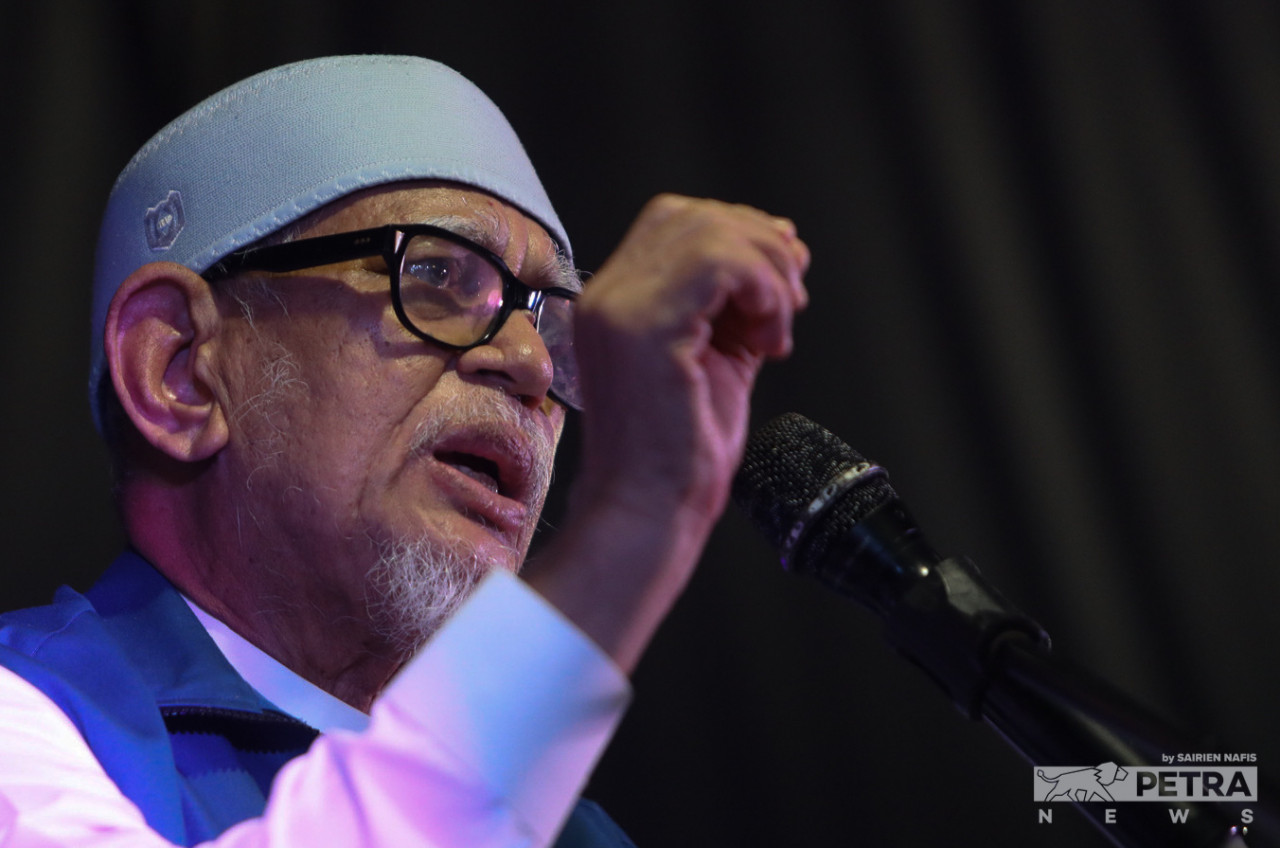 PAS president Tan Sri Abdul Hadi Awang has been defiant, saying he will continue to deliver his sermons in mosques. – SAIRIEN NAFIS/The Vibes file pic, March 9, 2023