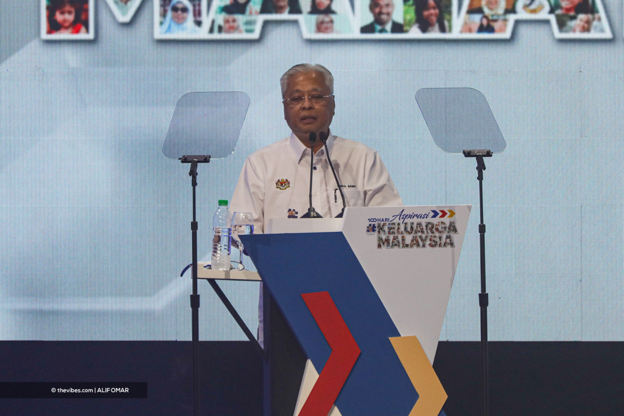 During the event’s launch, Ismail Sabri announced that his ministers had scored 90% in their overall performance in the first 100 days of his administration. – ALIF OMAR/The Vibes pic, December 11, 2021 