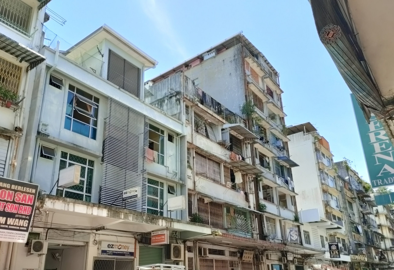 Buildings in Sandakan appear old, with the city losing much of its former glory when people started moving to satellite towns in Mile 4, Mile 6, Mile 7, and Mile 8. – REBECCA CHONG/The Vibes pic, July 24, 2022