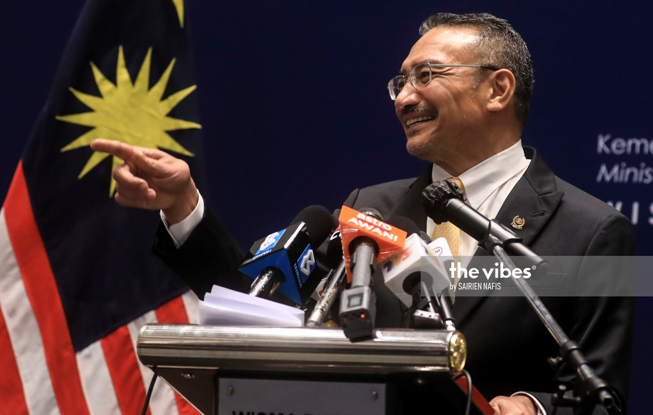 Datuk Seri Hishammuddin Hussein has denied the rumour that Umno MPs are being approached to vouch for him as the candidate for the deputy prime minister’s post. – The Vibes file pic, June 23, 2021