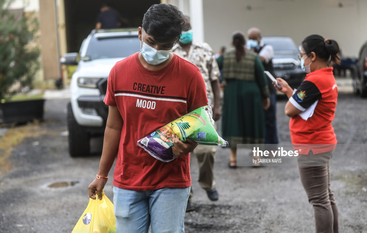 Among the critical points that need to be addressed in Budget 2022 is how Indians in the lower-income group are going to survive as a prudent government plan to assist the neglected poor or marginalised Indians is missing. – The Vibes file pic, November 15, 2021