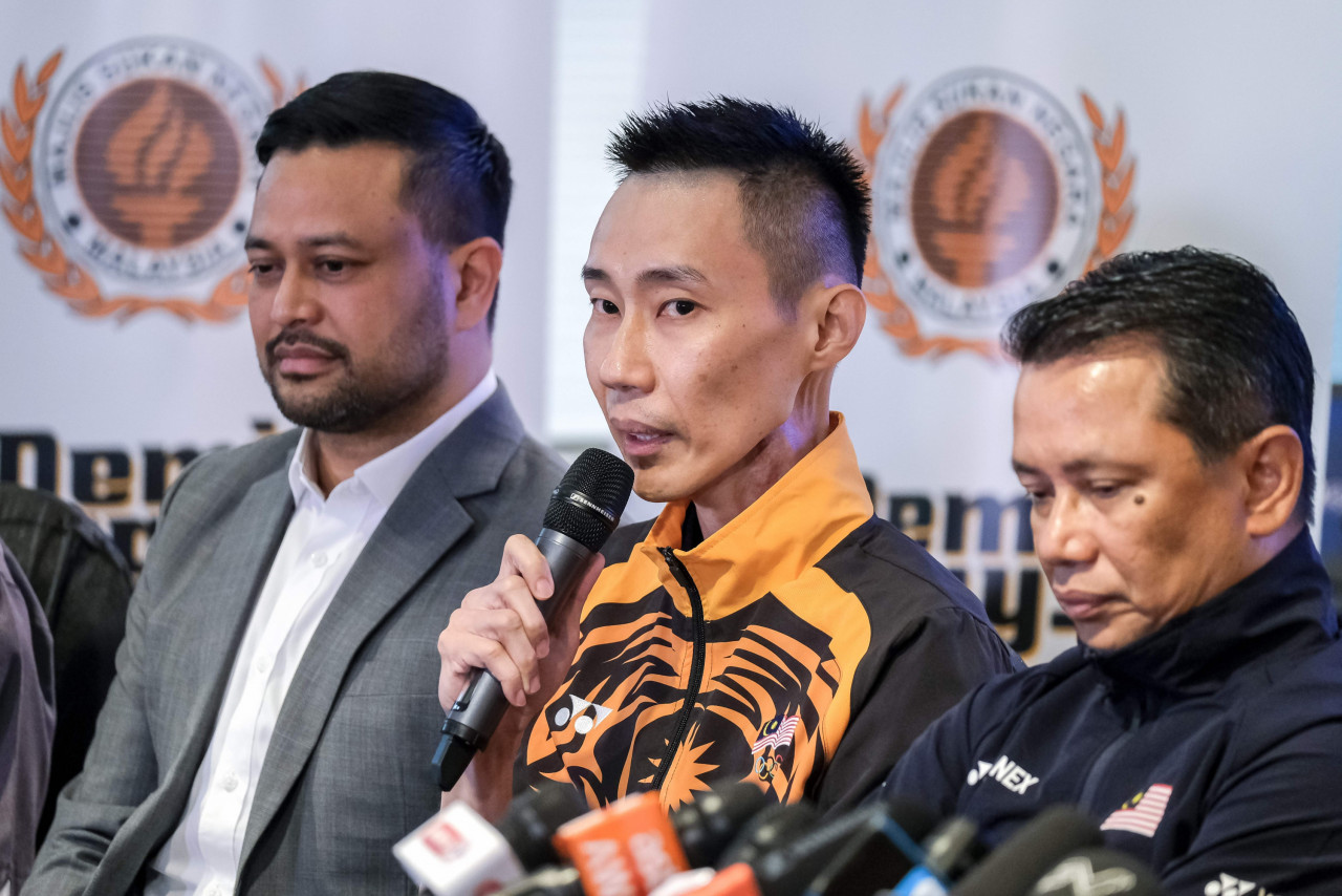 Badminton legend Datuk Lee Chong Wei (centre) and three-time Olympian Datuk Mirnawan Nawawi have been brought into the Olympics Road to Gold committee. – ABDUL RAZAK LATIF/The Vibes file pic, March 12, 2023