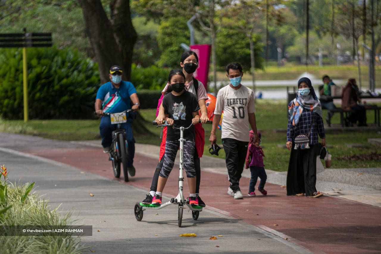 Encouraging your child to walk/run/cycle with you (or with their friends) is so very worthwhile. – The Vibes file pic, October 24, 2021