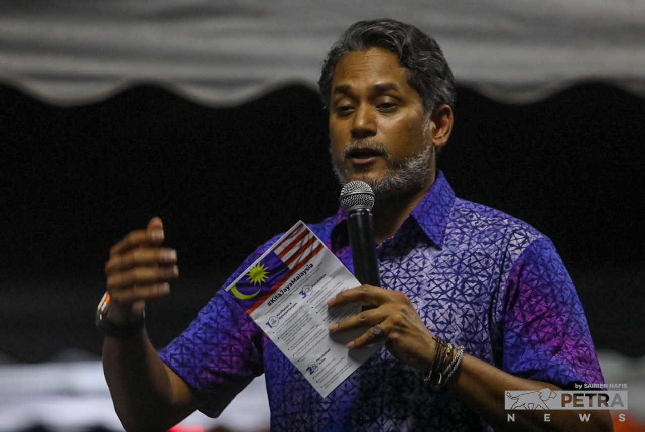 Khairy has attempted to reach out to fence-sitters by convincing them that it is important to have more Barisan Nasional MPs to put a check on Pakatan Harapan-dominated Selangor. – SAIRIEN NAFIS/The Vibes pic, November 12, 2022