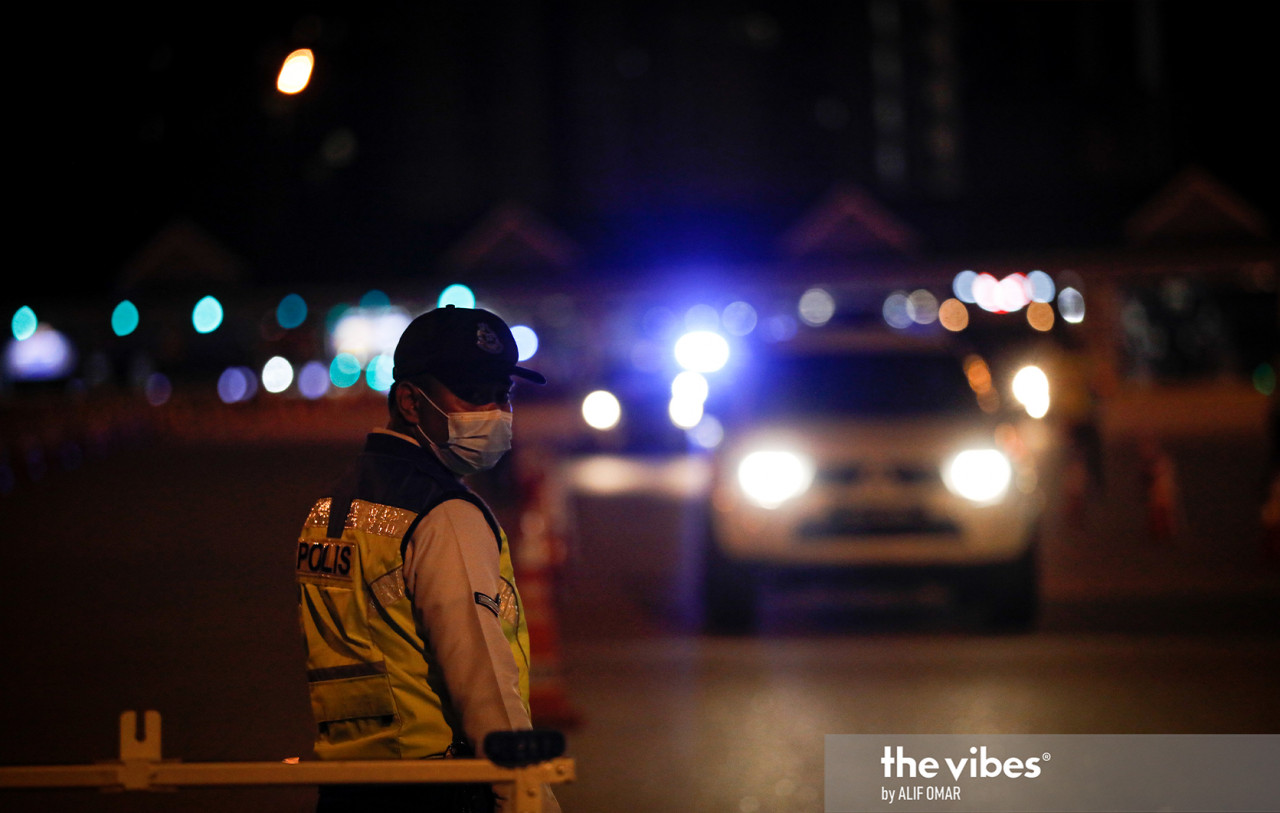 The police are authorised to stop you and ask where you are going, and can request to see your driving licence and identity card. – The Vibes file pic, February 14, 2021