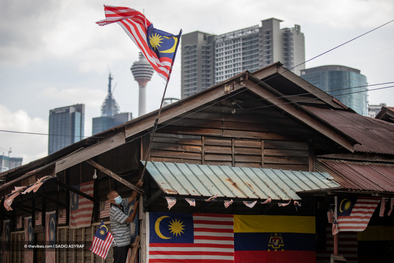 The bleak prospect of eviction has become a reality for close to 30 residents of Kg Sg Baru here after they received the dreaded Form K, a notice indicating that the government has taken formal possession of their land through the Land Acquisition Act 1960. – SADIQ ASYRAF/The Vibes file pic, December 20, 2022