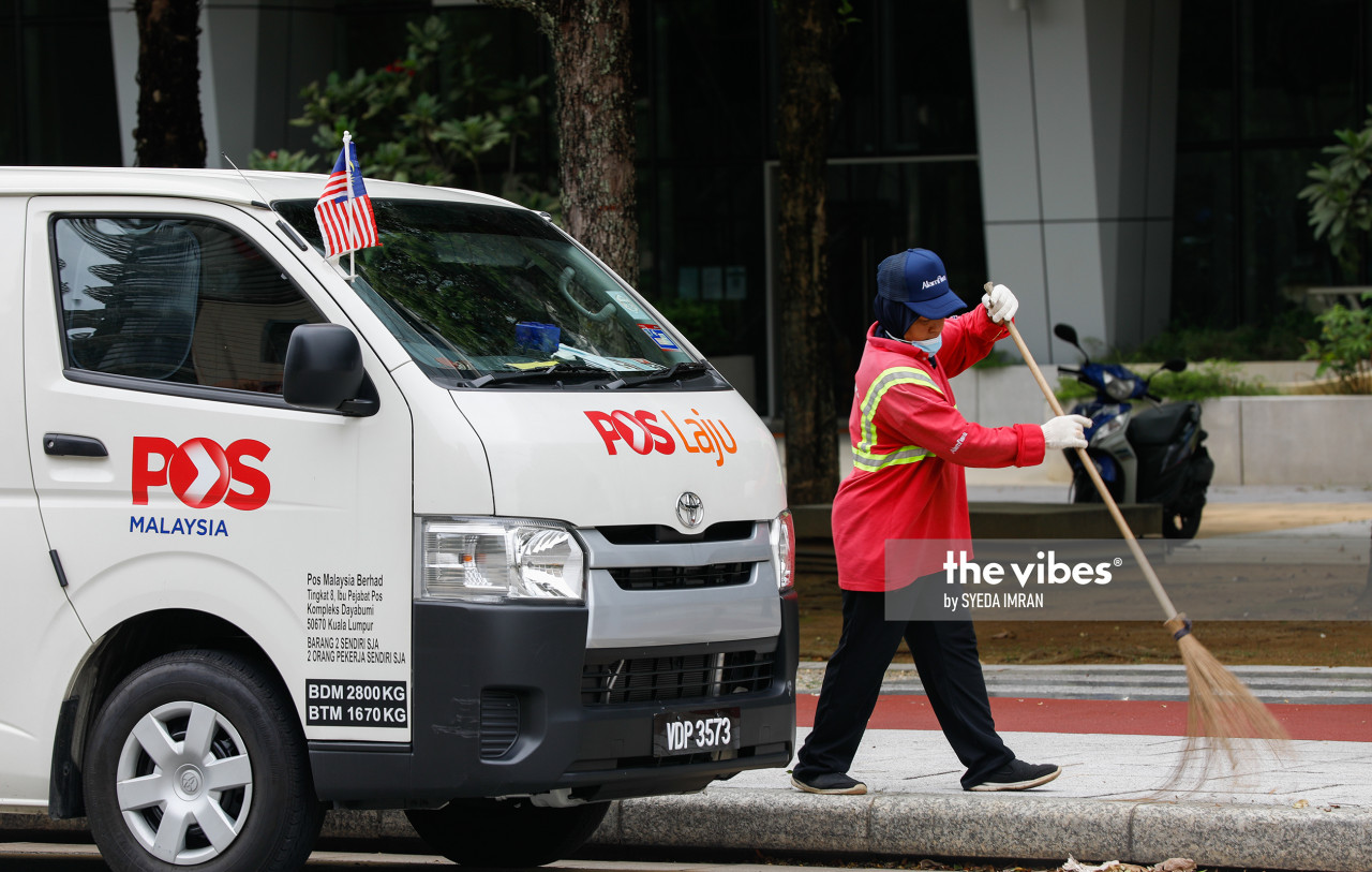 A Pos Malaysia spokesman says the pandemic has presented numerous challenges, including the huge surge in mail volume over the past 18 months. – The Vibes file pic, September 24, 2021