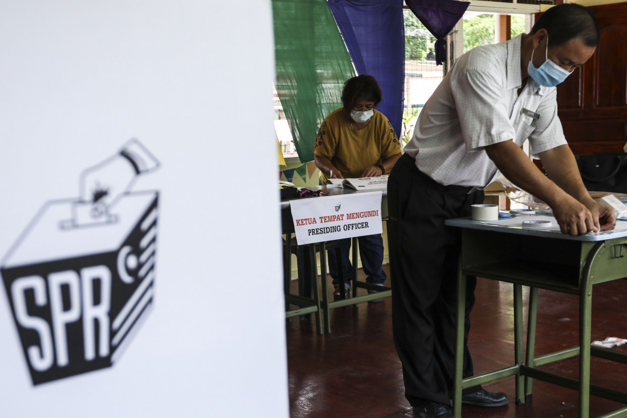Universiti Putra Malaysia’s Mohd Izani Mohd Zain says a weekend polling date would be best, but the Election Commission still has the right to set the date. – The Vibes file pic, October 19, 2022