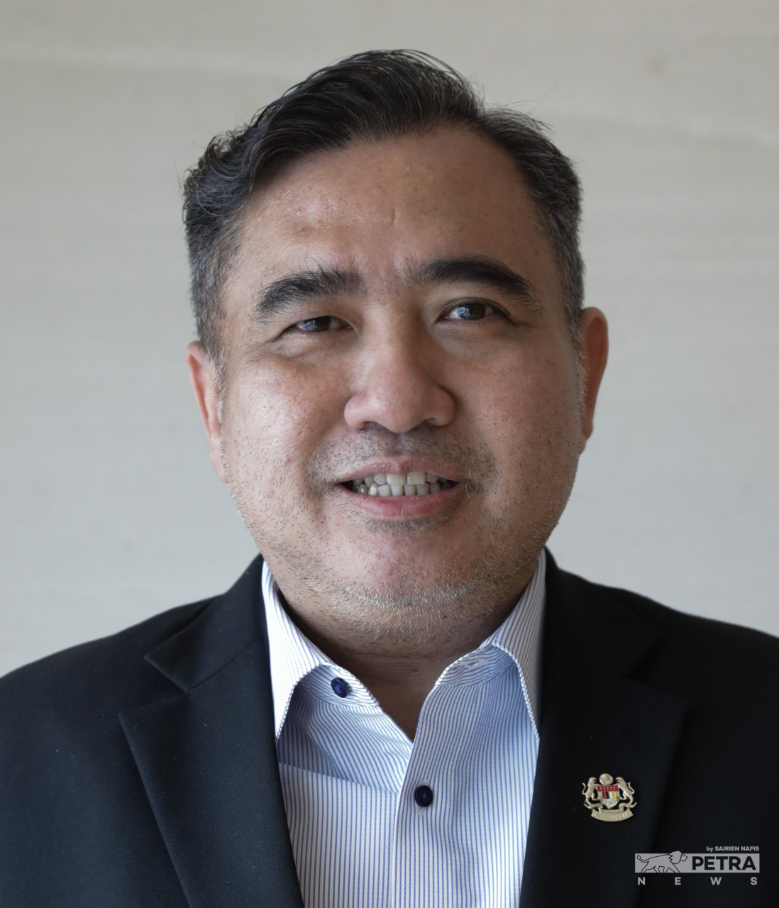 Seremban MP Anthony Loke Siew Fook says it is unlikely for the government to dissolve Parliament before the tabling of the national budget at the end of October, as it would have no political advantage. – SAIRIEN NAFIS/The Vibes pic, July 17, 2022 