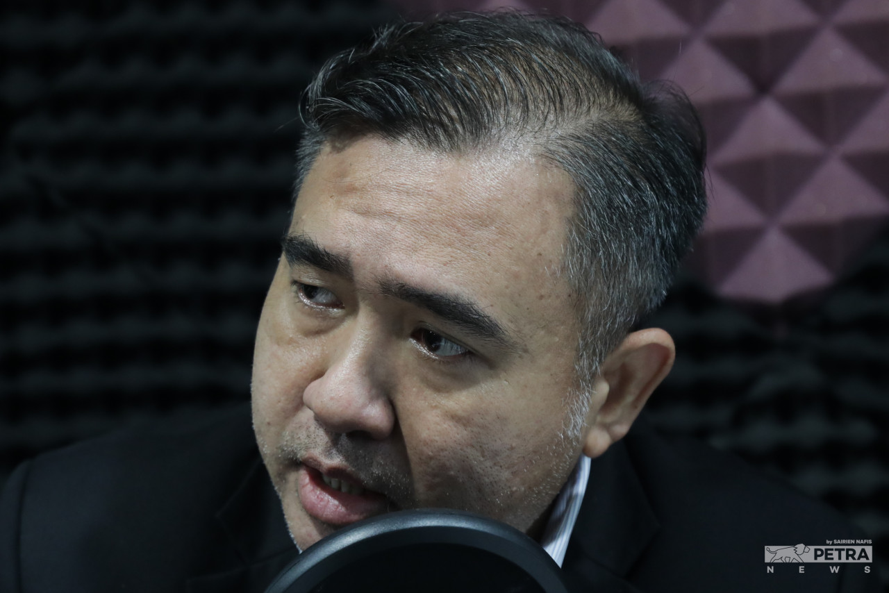 Anthony Loke Siew Fook says if he was still transport minister today, he would push for regulation of the p-hailing industry, even if it meant that his popularity would take a beating. – SAIRIEN NAFIS/The Vibes pic, July 18, 2022