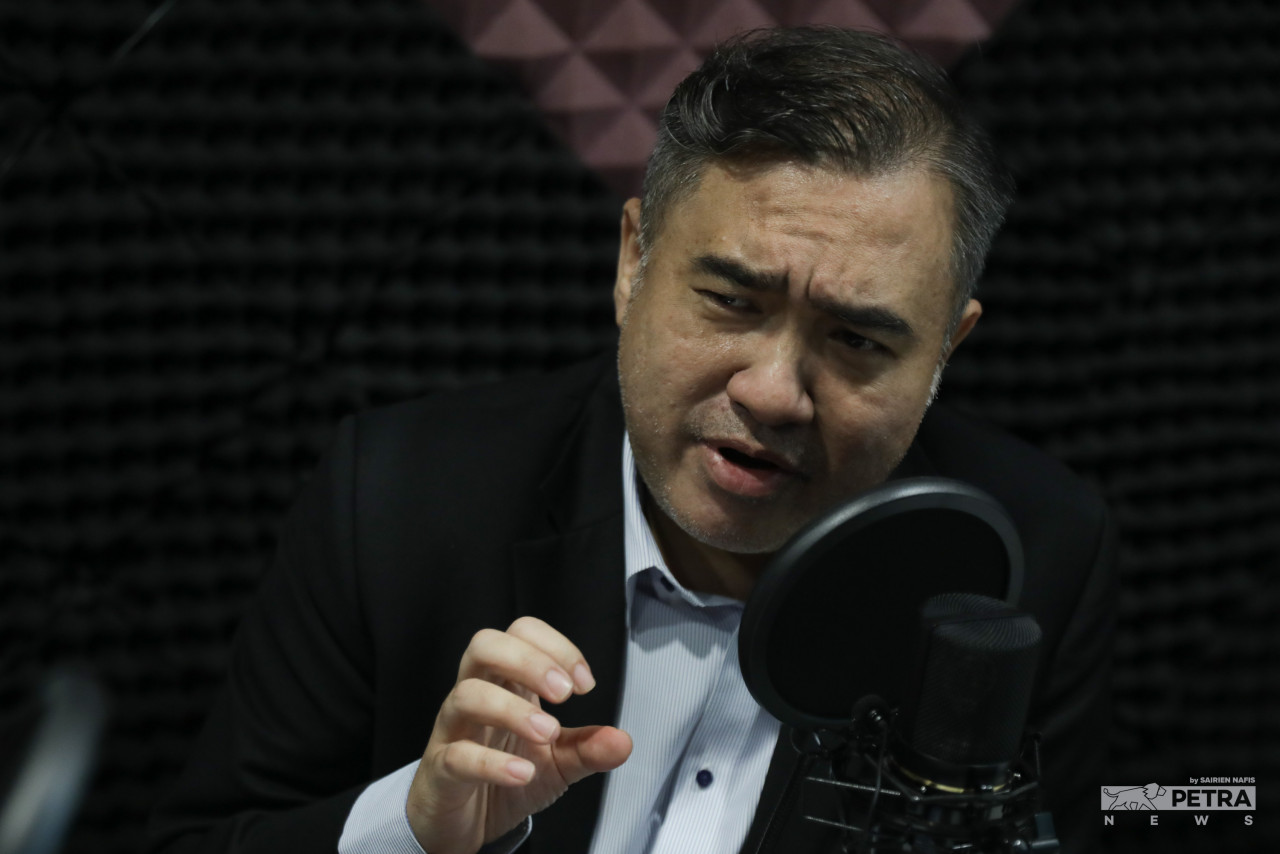 DAP secretary-general Anthony Loke Siew Fook says Datuk Seri Saifuddin Nasution Ismail played a key role in maintaining ties between his party and other allies from Amanah and Upko.– The Vibes file pic, August 9, 2022