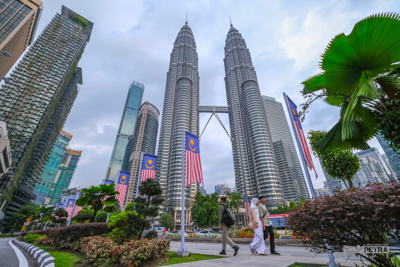 The crowning achievements of Malaysian modernity, Petronas Twin Towers and KLCC are naturally must-visit hotspots for tourists. – The Vibes file pic, September 4, 2022