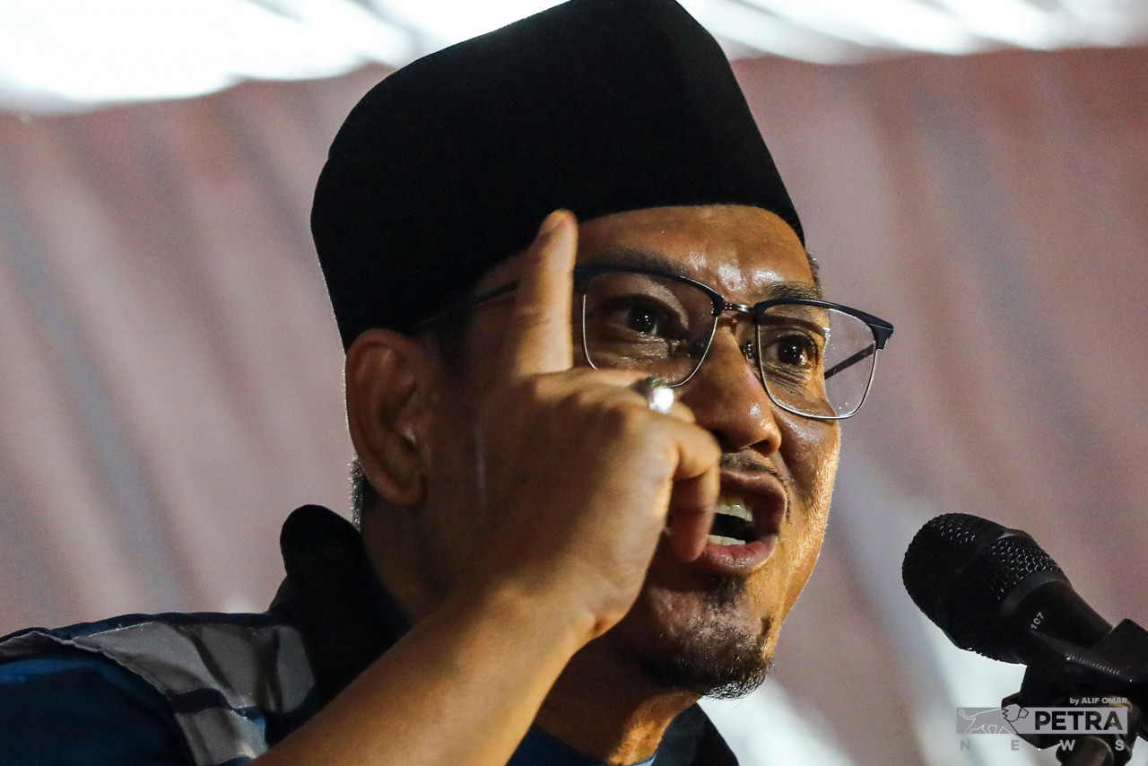 A Bersatu leader says that regardless of the outcome of the Tambun parliamentary seat, all respective coalitions will still need to deal with Perikatan Nasional state chief Datuk Seri Ahmad Faizal Azumu, possibly joining forces at the state level. – ALIF OMAR/The Vibes pic, November 18, 2022