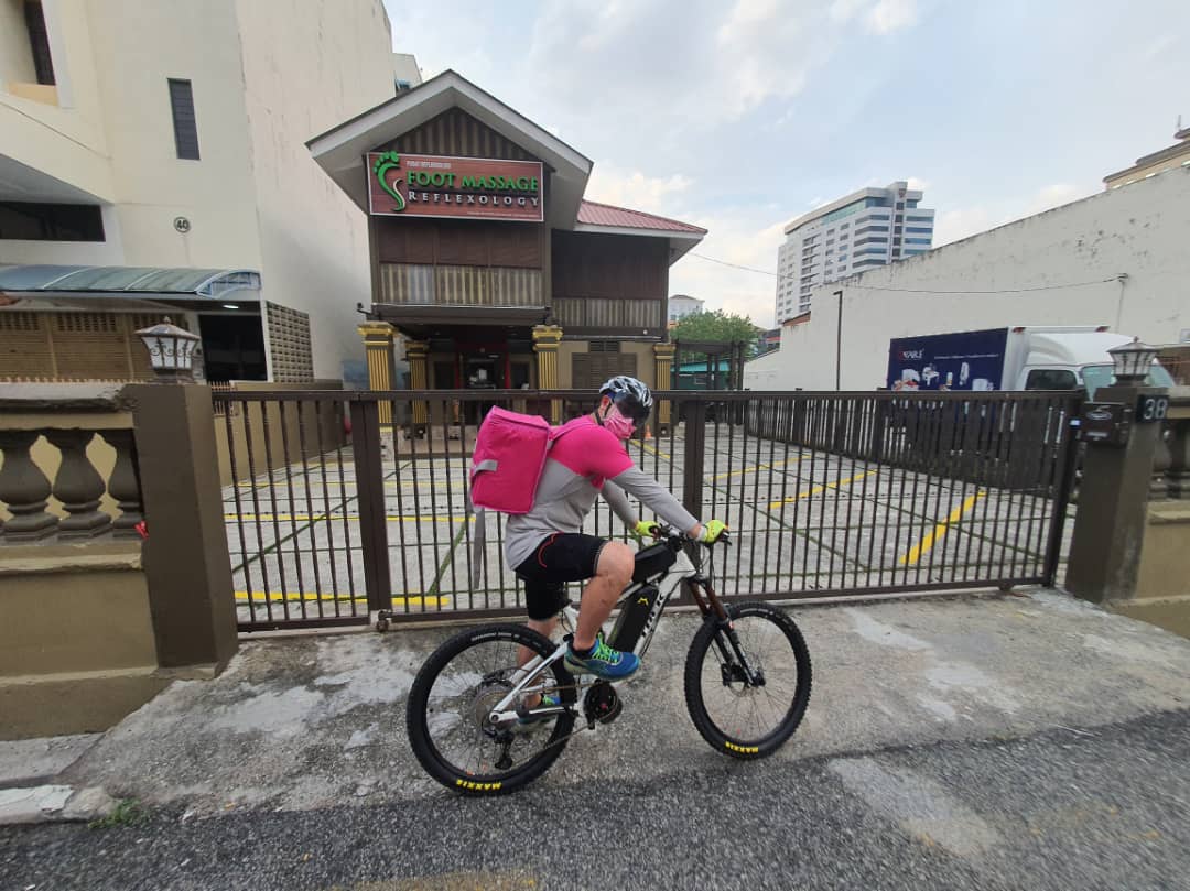 Steve Wynn says he feels cheated by the Wage Subsidy Programme and has now taken up delivering food to raise his income. – The Vibes pic, July 18, 2021
