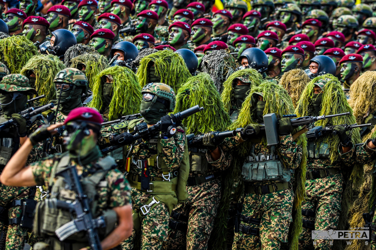 The Merdeka Day parade makes a huge comeback this year, after a two-year absence due to Covid-19 restrictions. It was estimated that more than 100,000 people showed up on the streets of Kuala Lumpur near Dataran Merdeka on August 31 to watch the event. – ALIF OMAR/The Vibes pic, December 31, 2022
