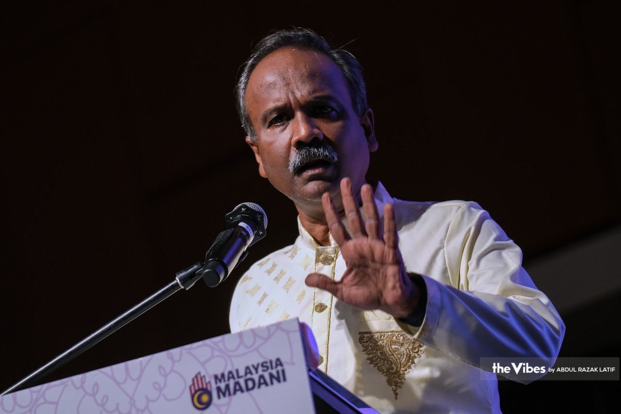 The Malaysian Anti-Corruption Commission has recently arrested Human Resources Minister V. Sivakumar’s senior officer over alleged graft. – ABDUL RAZAK LATIF/File pic, May 7, 2023