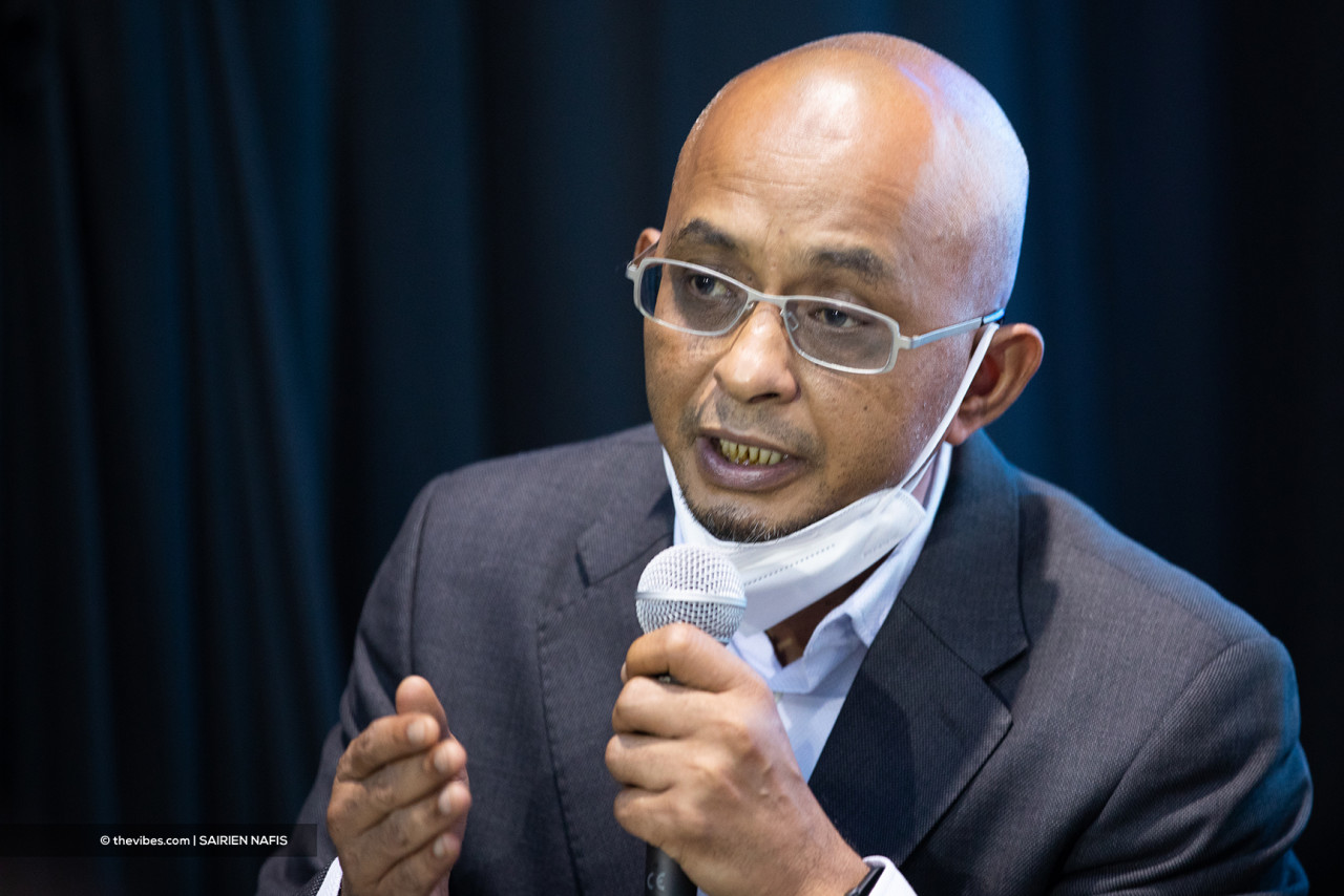 DNB chief commercial officer Ahmad Taufek Omar during a press conference said Telekom Malaysia and YTL Communications’ subscription to DNB’s wholesale 5G services is part of a pilot commencement of its 5G services. – SAIRIEN NAFIS/The Vibes pic, December 15, 2021