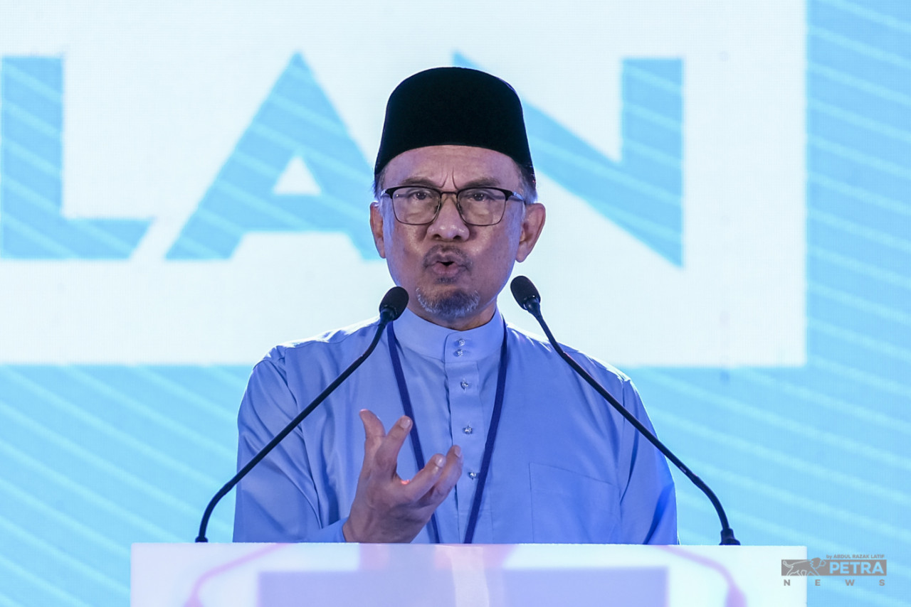 Khairy Jamaluddin would have to overturn a massive majority if he contests in Port Dickson, currently held by PKR president Datuk Seri Anwar Ibrahim (pic). – The Vibes file pic, September 10, 2022
