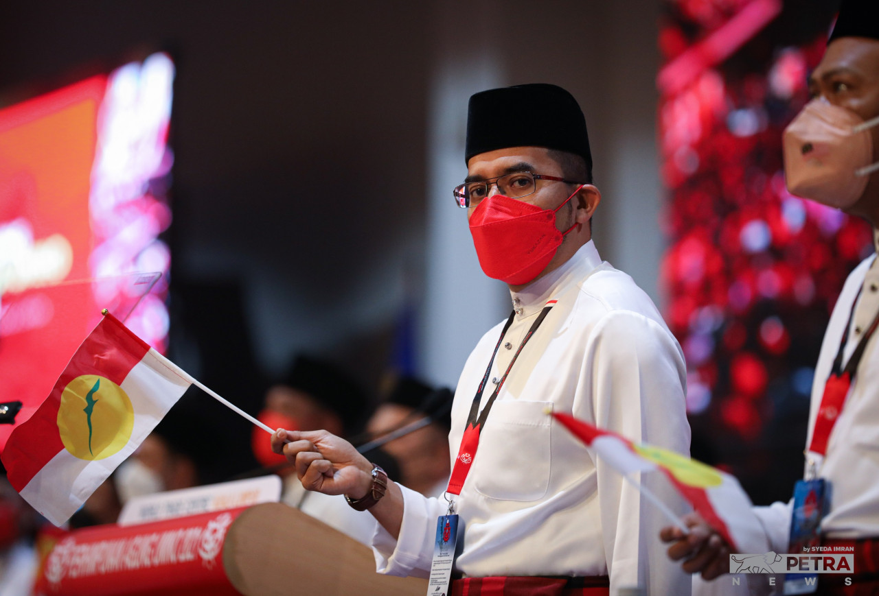 Umno Youth chief Datuk Asyraf Wajdi Dusuki claims that PAS was to blame for the ending of cooperation between the parties as it had decided to side with Perikatan Nasional (PN) in the recent Johor polls. – SYEDA IMRAN/The Vibes pic, March 20, 2022