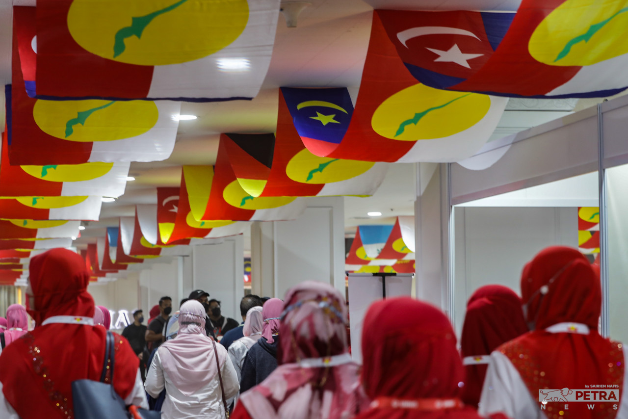 A senior Umno leader says the shifting loyalties of Malay voters and simmering internal tensions within the party and Barisan Nasional leadership reflect the gravity of the challenges at hand. – SAIRIEN NAFIS/The Vibes file pic, August 24, 2023 
