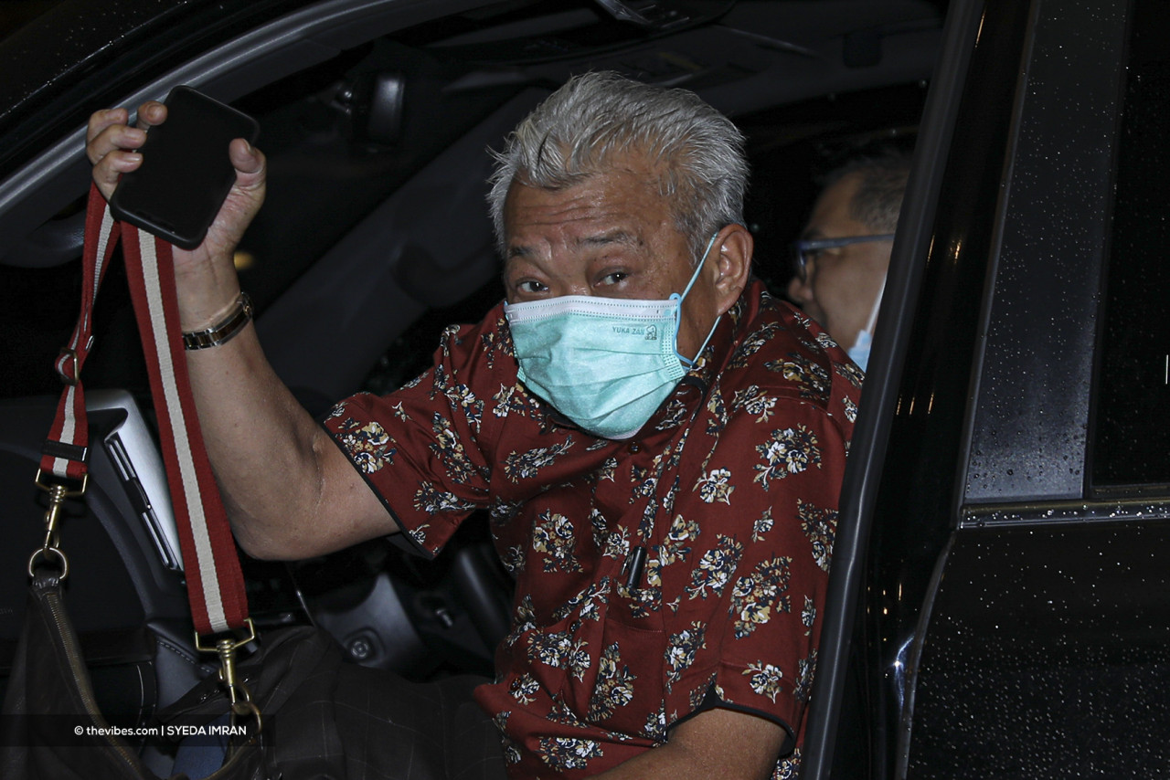 Datuk Seri Bung Moktar Radin is one of the earliest Umno Supreme Council members to arrive at Menara Dato Onn in Kuala Lumpur tonight. – SADIQ ASYRAF/The Vibes pic, August 17, 2021