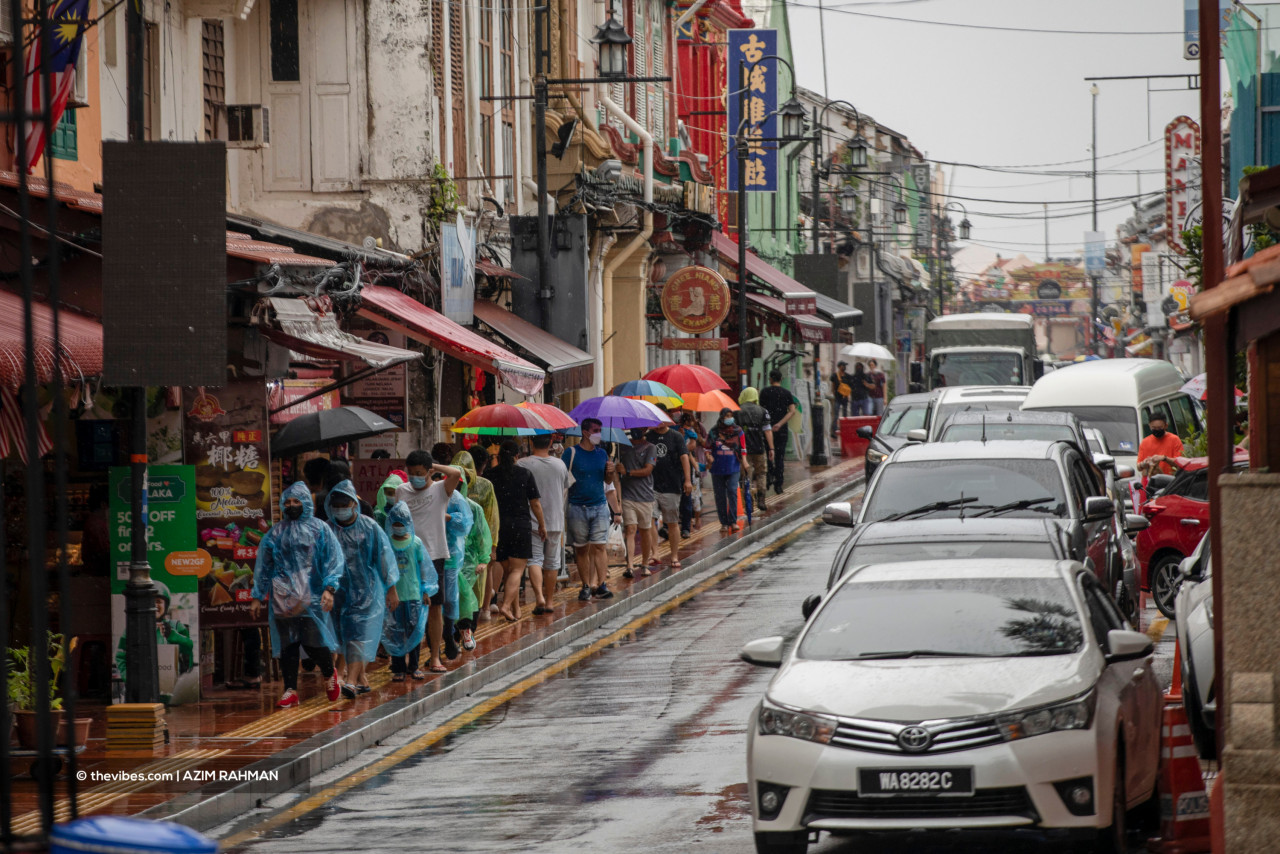 As the pandemic restrictions are lifted and tourism starts booming again, hoteliers still have to endure high costs and competition. The Malaysian Association of Hotels hopes to cash upon income tax reduction, so they will have more money to withstand the rising cost of living and invest towards tourism for its sustainability. – The Vibes file pic, October 6, 2022.