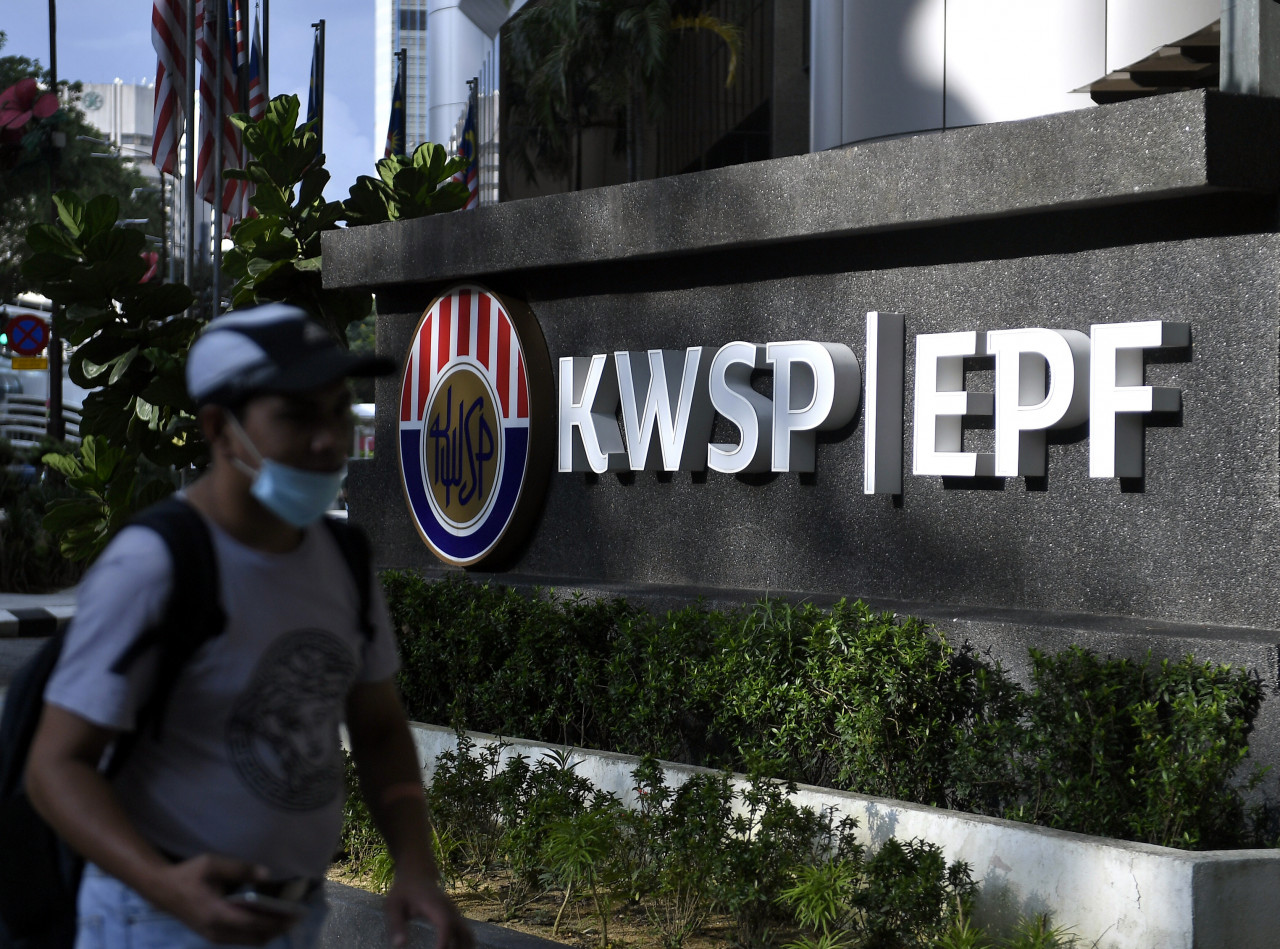 Associate Prof Abu Sofian Yaacob says the government should implement a holistic approach as an alternative to further EPF withdrawals, such as consistent intervention on the essential food supply chain. – Bernama pic, January 18, 2023