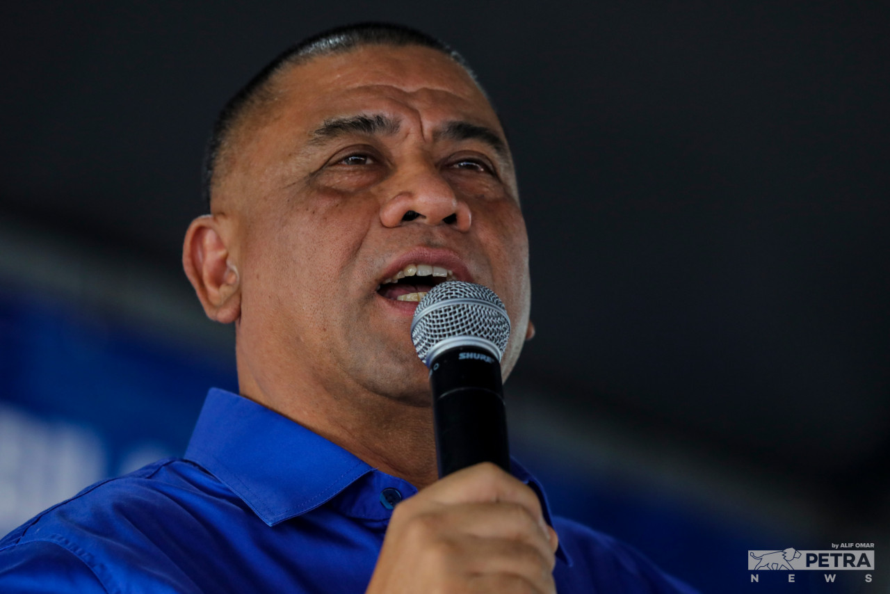 In recent days, Perak Barisan Nasional chairman Datuk Seri Saarani Mohamad has expressed his confidence that BN can secure at least 40 seats out of the state’s total 59, though insiders privately say 25 to 28 seats is more realistic. – ALIF OMAR/The Vibes pic, November 18, 2022