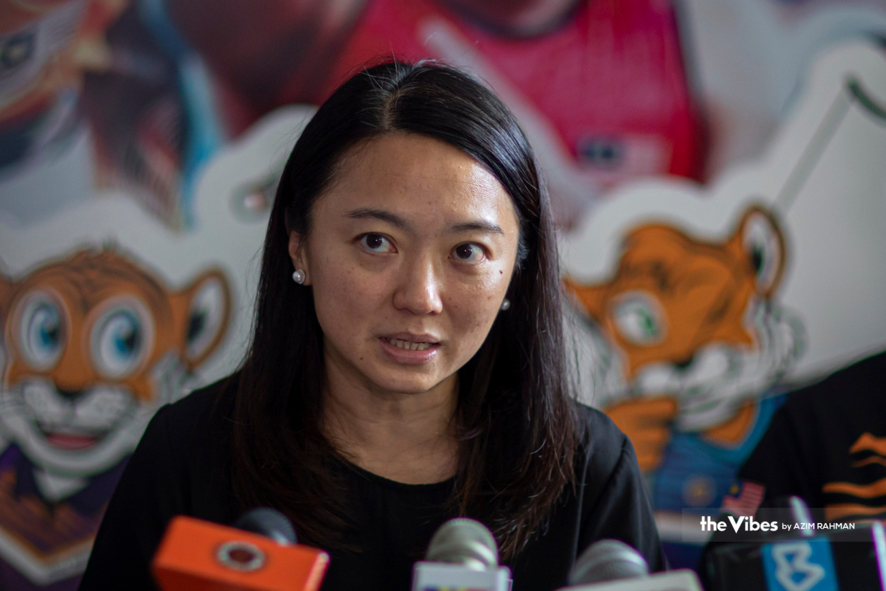 Datuk Seri Ahmad Faizal Azumu has said that Youth and Sports Minister Hannah Yeoh (pic) should ensure that the two sports excluded from the upcoming Malaysia Games gets relisted so athletes can compete, even if it is not a core sport. – AZIM RAHMAN/The Vibes pic, March 27, 2023