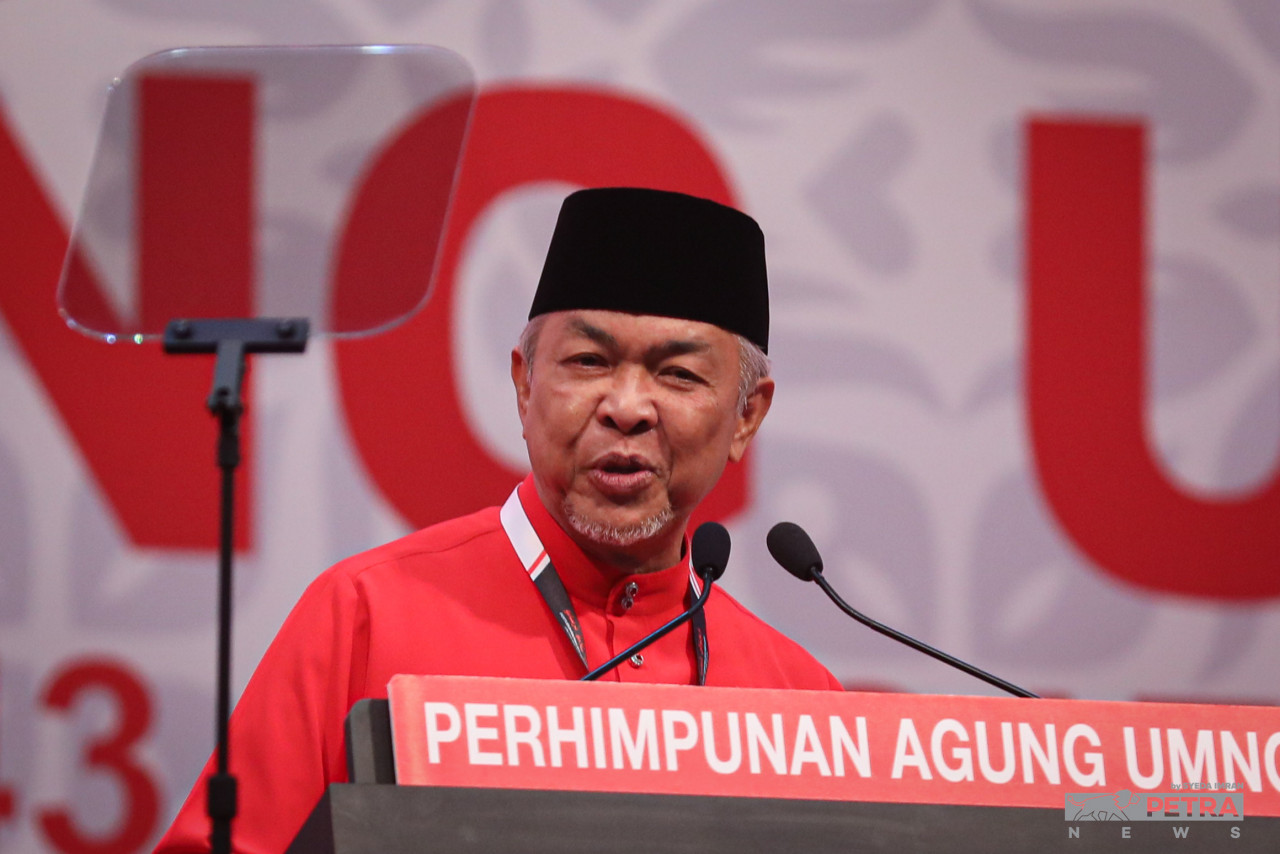 Umno president Datuk Seri Ahmad Zahid Hamidi has over 125,000 followers on TikTok, with his account mostly showing his campaign trails and speeches. – The Vibes file pic, November 14, 2022