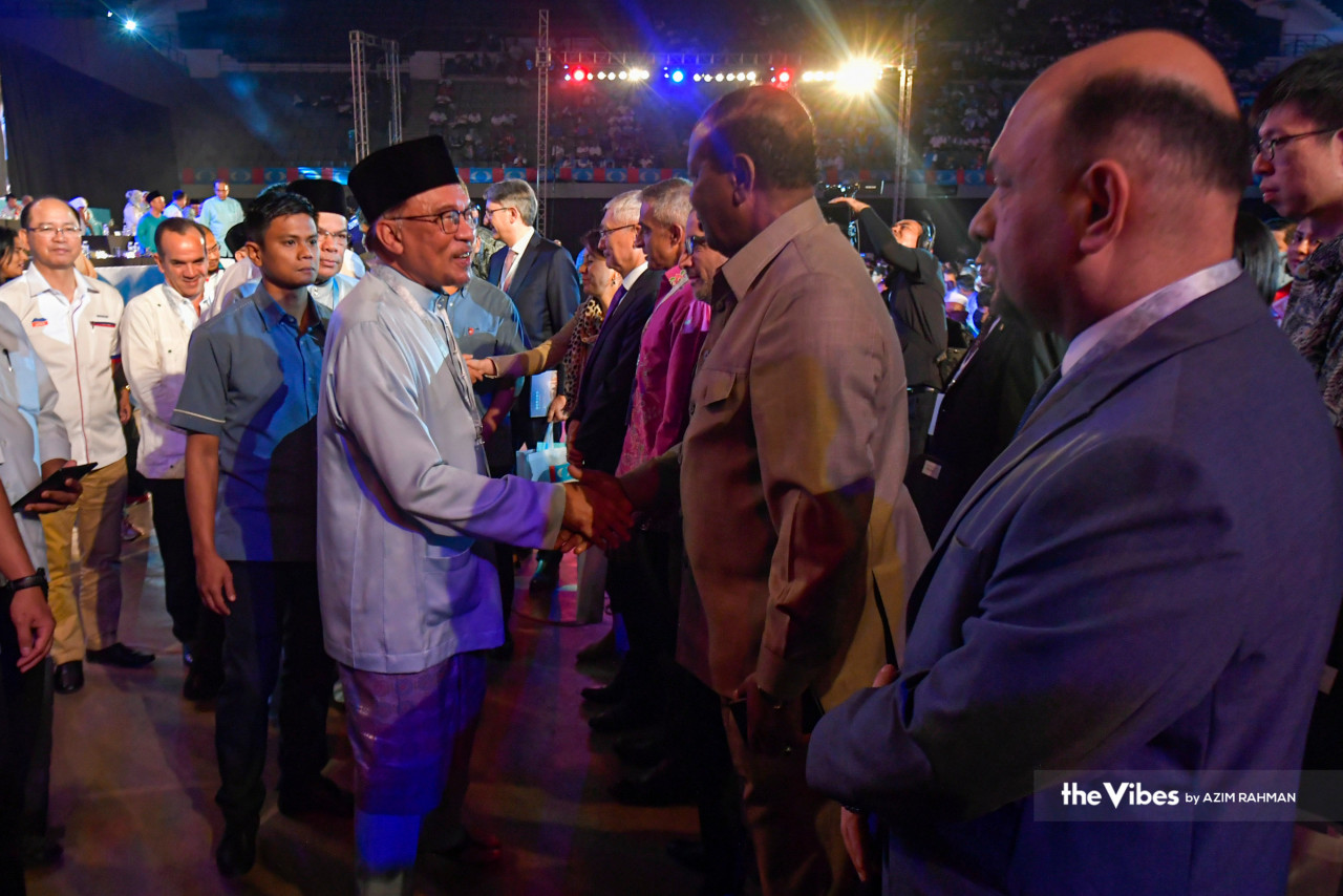 Prime Minister Datuk Seri Anwar Ibrahim, with ambassadors and foreign delegations at the 2023 PKR Special Congress at Malawati Stadium in Shah Alam. – AZIM RAHMAN/The Vibes pic, March 18, 2023