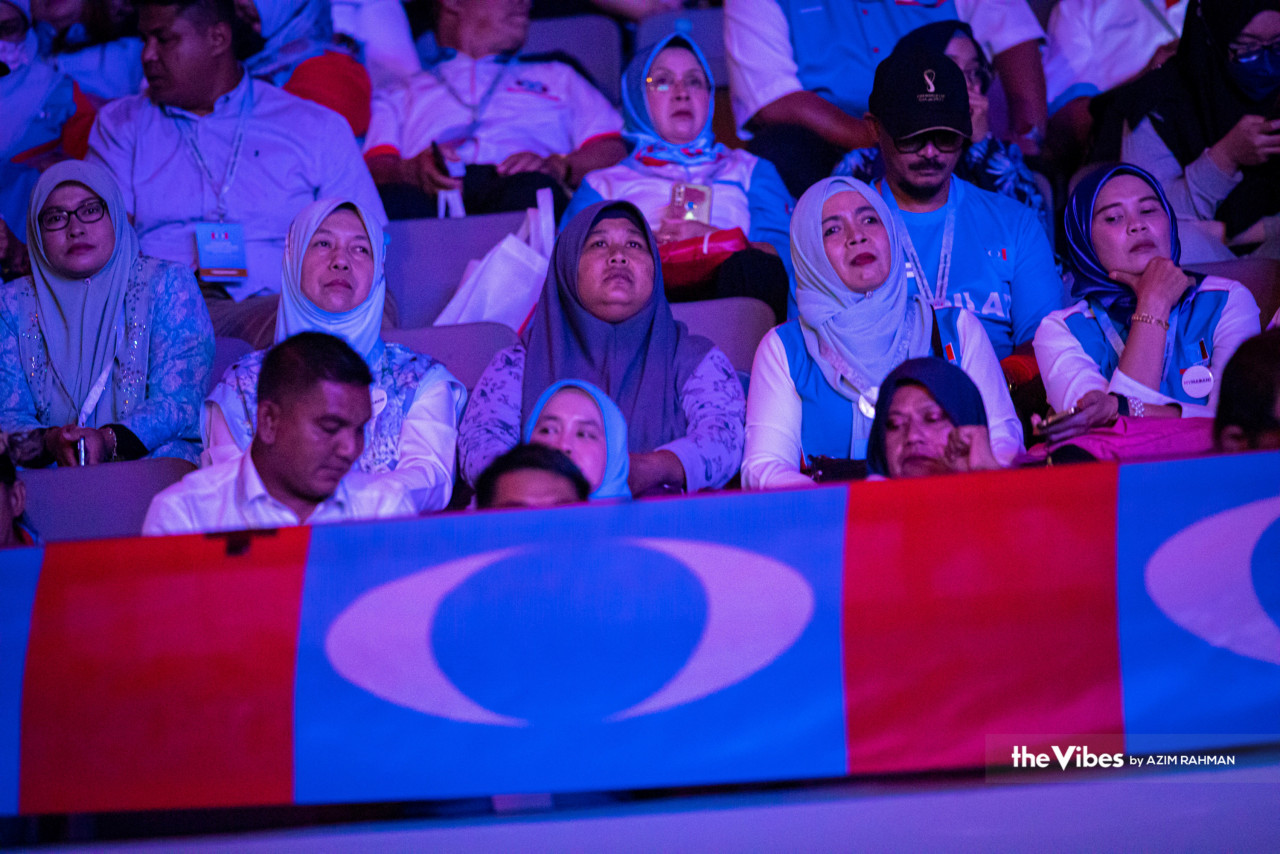 Thousands of delegates gather at the 2023 PKR Special Congress held at Malawati Stadium in Shah Alam today. – AZIM RAHMAN/The Vibes pic, March 18, 2023