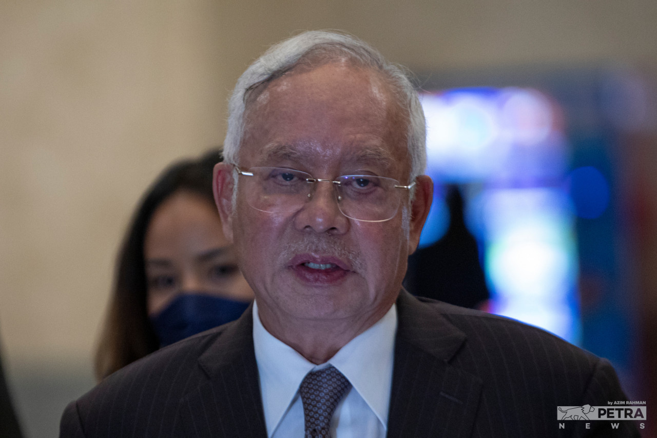 Three of the demands made by Umno warlords centre around disgraced former prime minister Datuk Seri Najib Razak, who has begun serving his 12-year jail sentence for corruption involving SRC International Sdn Bhd. – AZIM RAHMAN/The Vibes pic, August 26, 2022