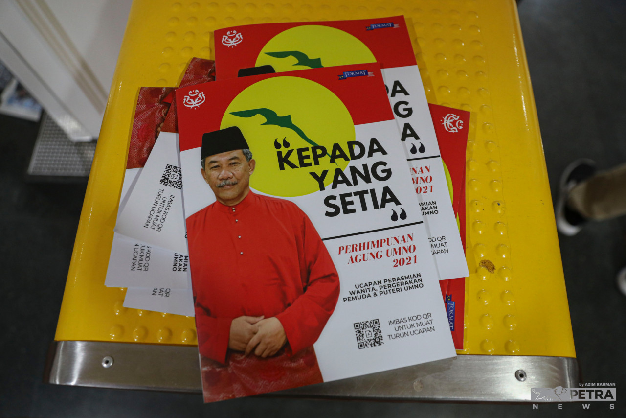 Datuk Mohamad Hasan’s possible candidacy for the prime ministerial post could be down to the fact that Zahid may see his party subordinate as more of a party man and the clearer choice to carry the voice of the Malay party. – AZIM RAHMAN/The Vibes pic, March 20, 2022