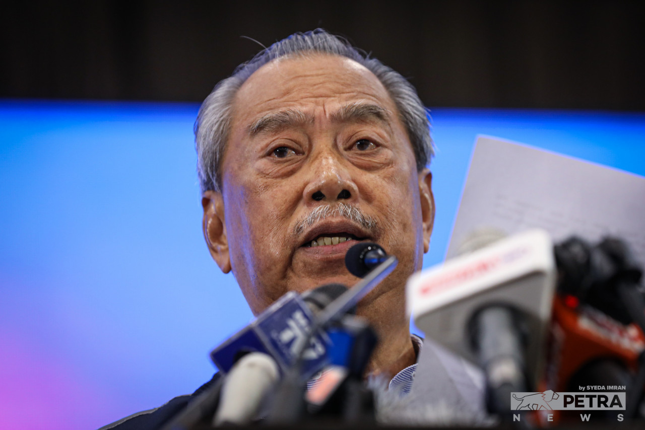 Bersatu deputy president Datuk Seri Ahmad Faizal Azumu says he backs his party president Tan Sri Muhyiddin Yassin’s (pic) claim that the party has been subject to political prosecution in the ongoing corruption scandal involving the Jana Wibawa scheme. – SYEDA IMRAN/The Vibes file pic, February 25, 2023