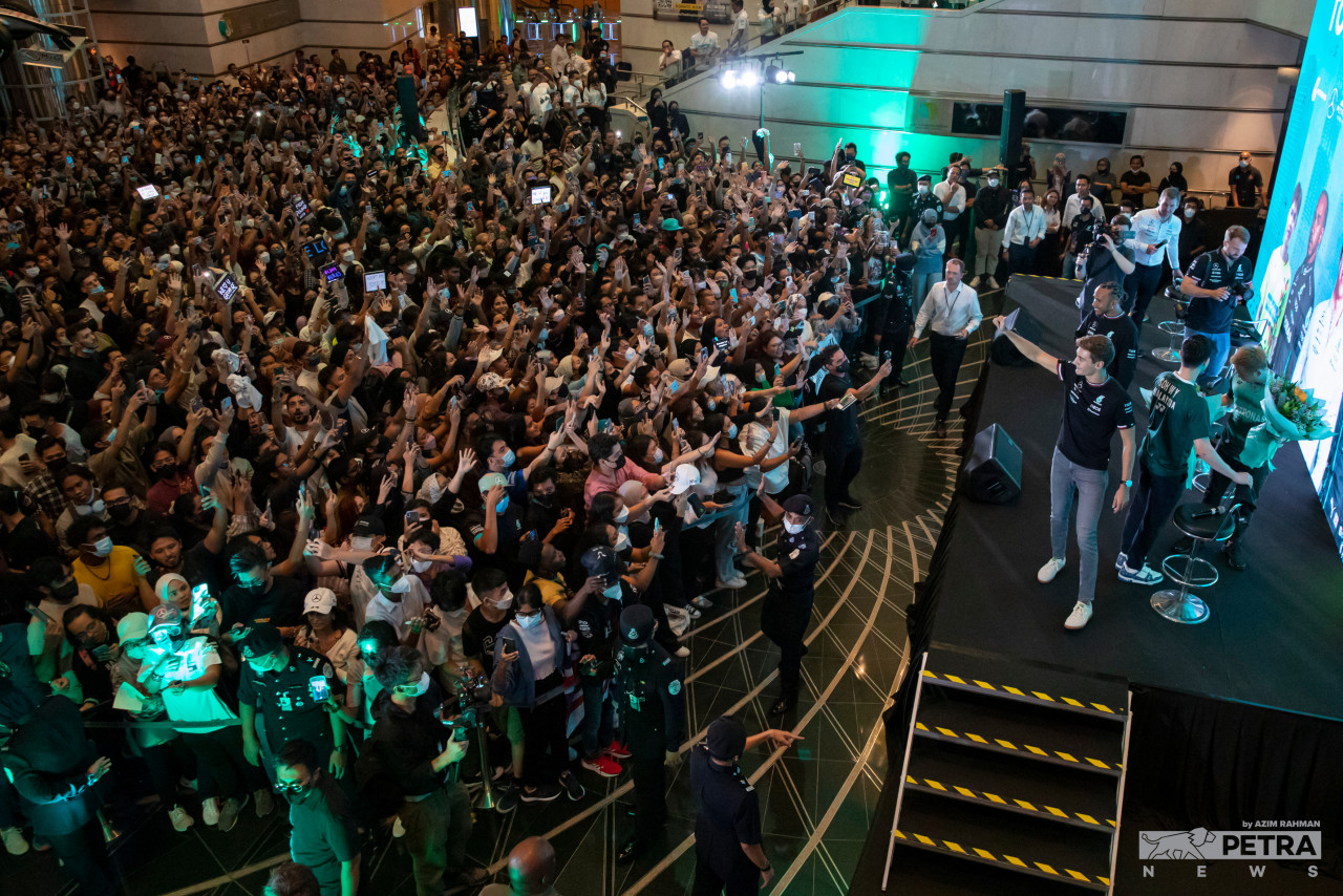 The Mercedes-AMG Petronas F1 Team visits Malaysia ahead of the Singapore Grand Prix. Driver Lewis Hamilton said he misses racing at the Iconic Sepang International Circuit, which has been absent from the race calendar since 2017. – AZIM RAHMAN/The Vibes pic, January 8, 2023