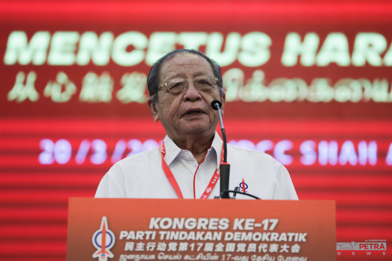 Former DAP chairman Tan Sri Lim Kit Siang (pic) stresses that it is important for Prime Minister Datuk Seri Anwar Ibrahim’s government to address concerns about economic deprivation and anxiety behind Perikatan Nasional’s electoral gains in the six state polls. – SAIRIEN NAFIS/The Vibes file pic, August 13, 2023 