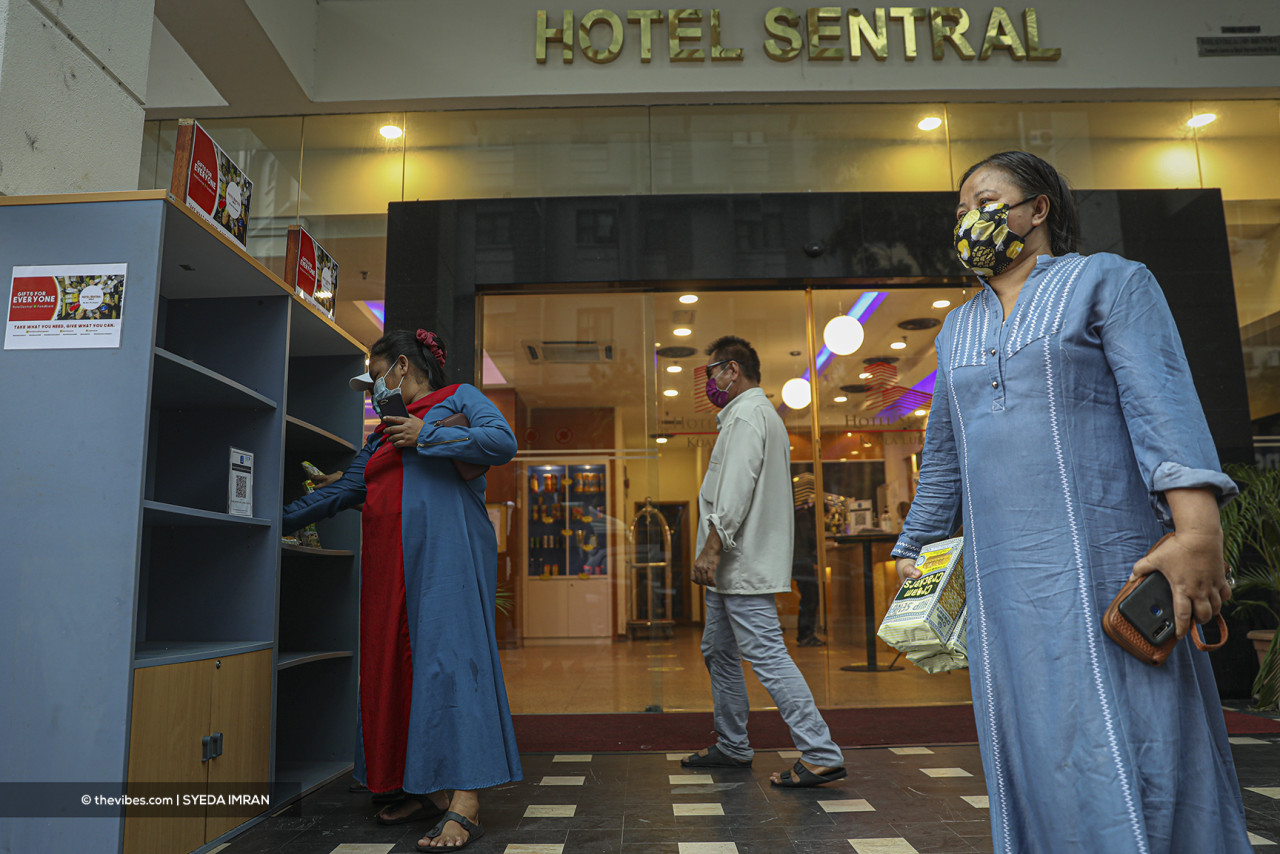 With Covid-19 putting a halt to travel, some hotels are serving as temporary food banks. – The Vibes file pic, July 21, 2021