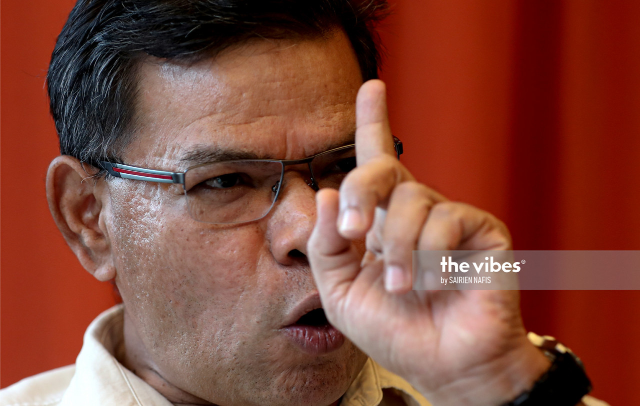 Former Domestic Trade and Consumer Affairs minister Saifuddin Nasution has the support of party ‘old-timers’, as well as being seen as party president Datuk Seri Anwar Ibrahim’s right-hand man, in his bid to claim victory in the PKR polls. – SAIRIEN NAFIS/The Vibes file pic, April 9, 2022