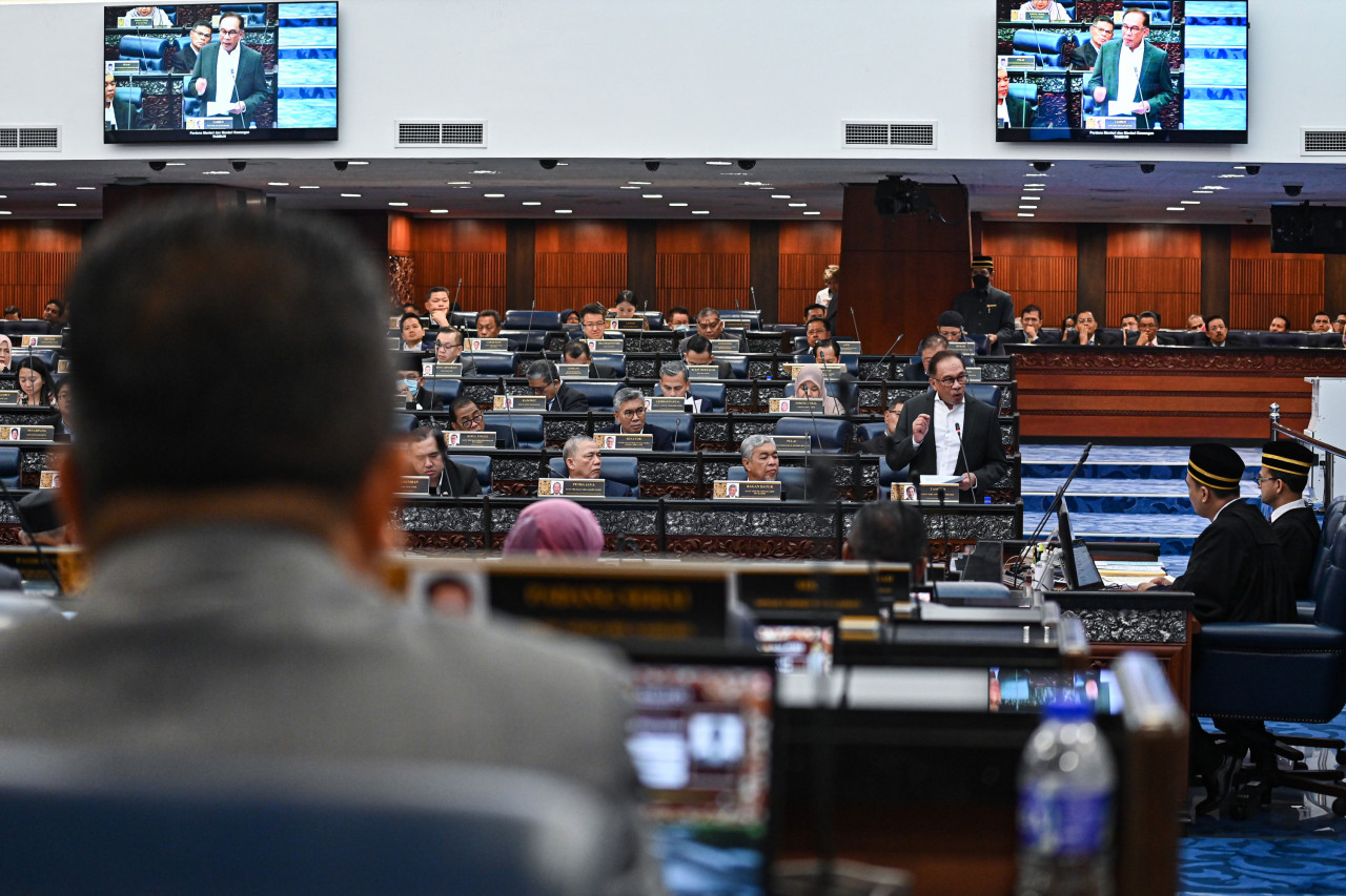 Parliamentary affairs researcher Ong Ooi Heng says Prime Minister’s Questions and Answers would allow MPs to immediately ask questions on ongoing crises, as well as immediate action on such matters. – Information Department pic, February 15, 2023
