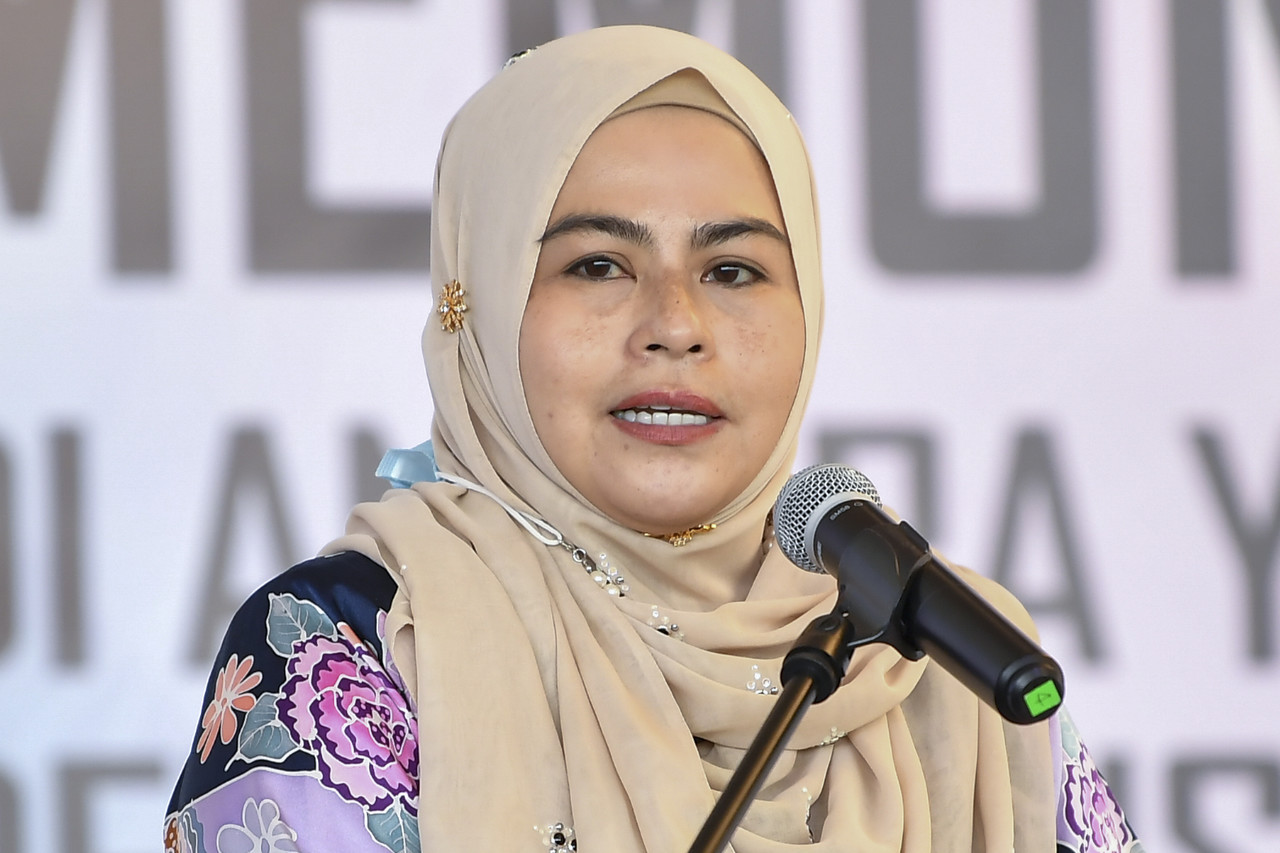 Datuk Seri Noraini Ahmad says all international students must be fully vaccinated and be registered with Education Malaysia Global Services before they can enter the country. – Bernama pic, September 19, 2021