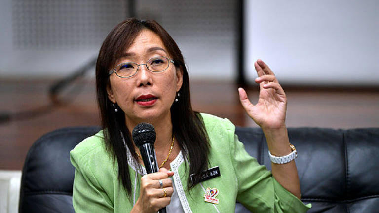 The previous administration under the supposedly more progressive Pakatan Harapan government had seen its primary industries and commodities minister Teresa Kok encouraging laughter in Parliament as she credited her youthful looks to ‘a spoonful of red palm oil a day’. – The Vibes file pic, March 4, 2022