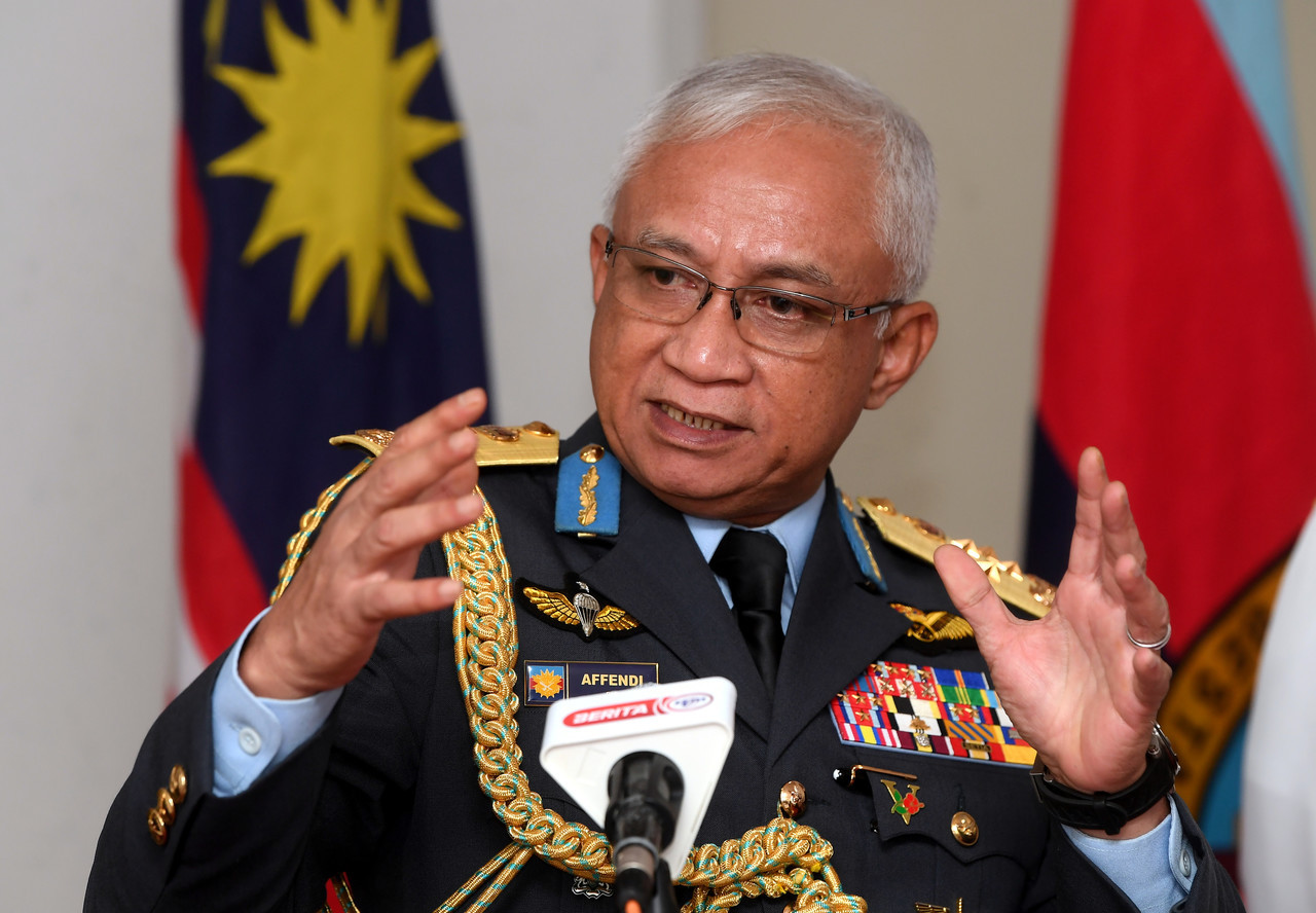 Defence Forces Chief Gen Tan Sri Affendi Buang says the blame game could disrupt and frustrate rescue and evacuation efforts. – Bernama pic, December 21, 2021 